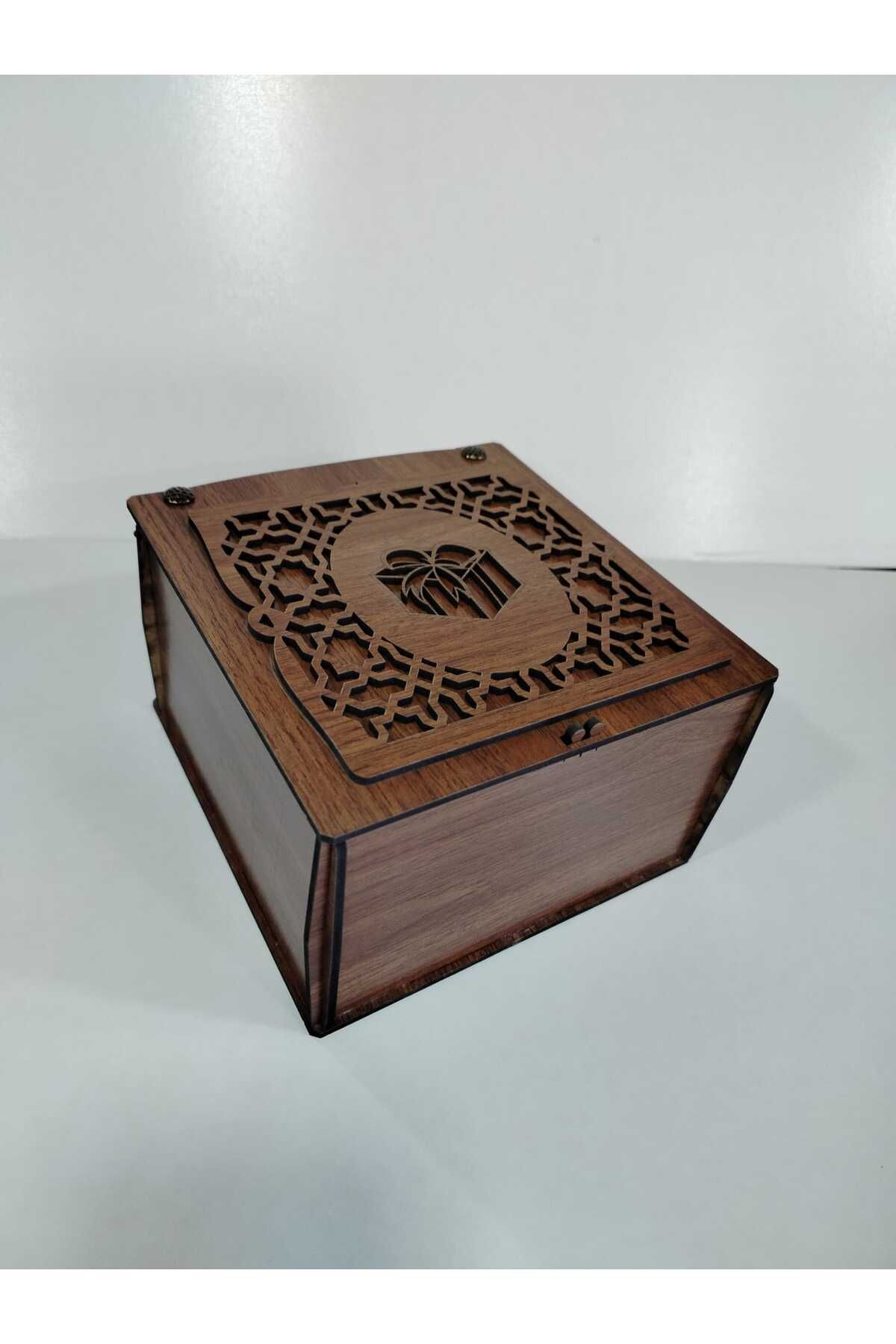 Vuslat Hediyelik KAHVERENGİ AHŞAP HEDİYE KUTUSU KAHVERENGİ DEKOR (15X15 CM) 9 CM YÜKSEKLİK
