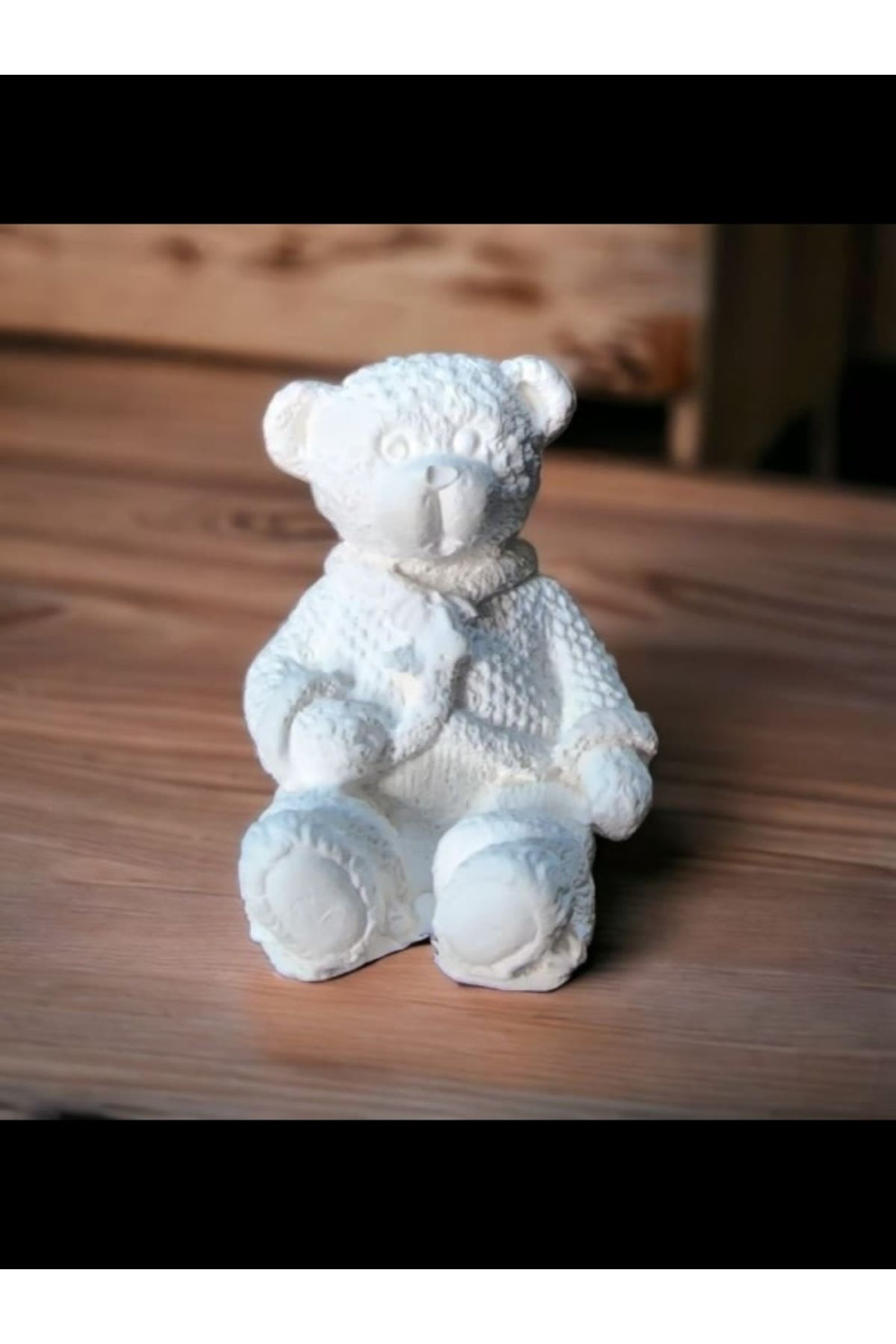 Atölye Kiraz Kazaklı Dekoratif Ayıcık Figürü – Aytaşı Malzeme, Boyanabilir Mini Obje 6x4x4 cm