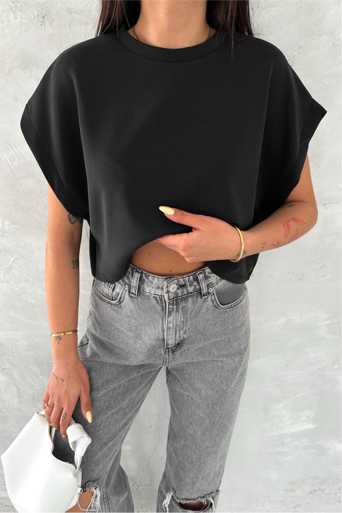 FEMELLE Kadın Siyah Yuvarlak Yaka Modal Kumaş Basic T-shirt