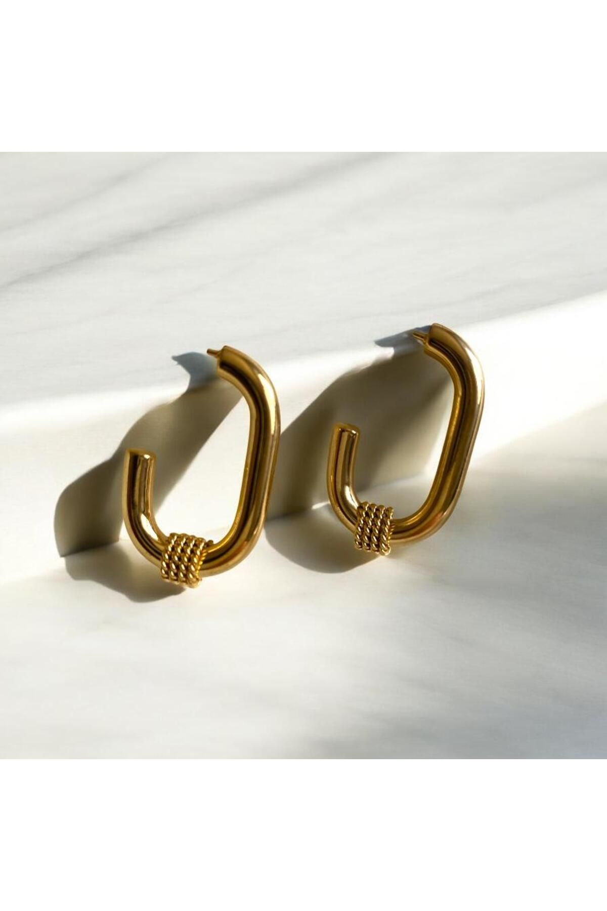 NUESSA Minimal Tasarımlı Sade Kadın Gold Küpe – Zarif ve Şık Dokunuş