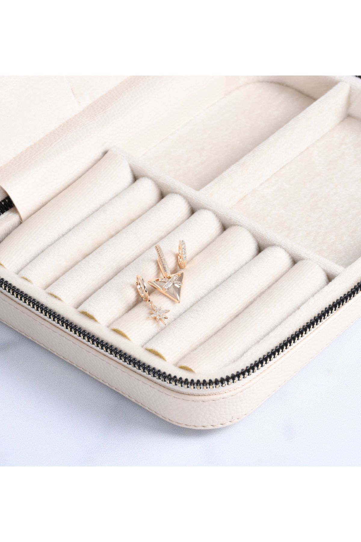 shiva accessorie Gold Üçlü Set Taşlı Çelik Küpe