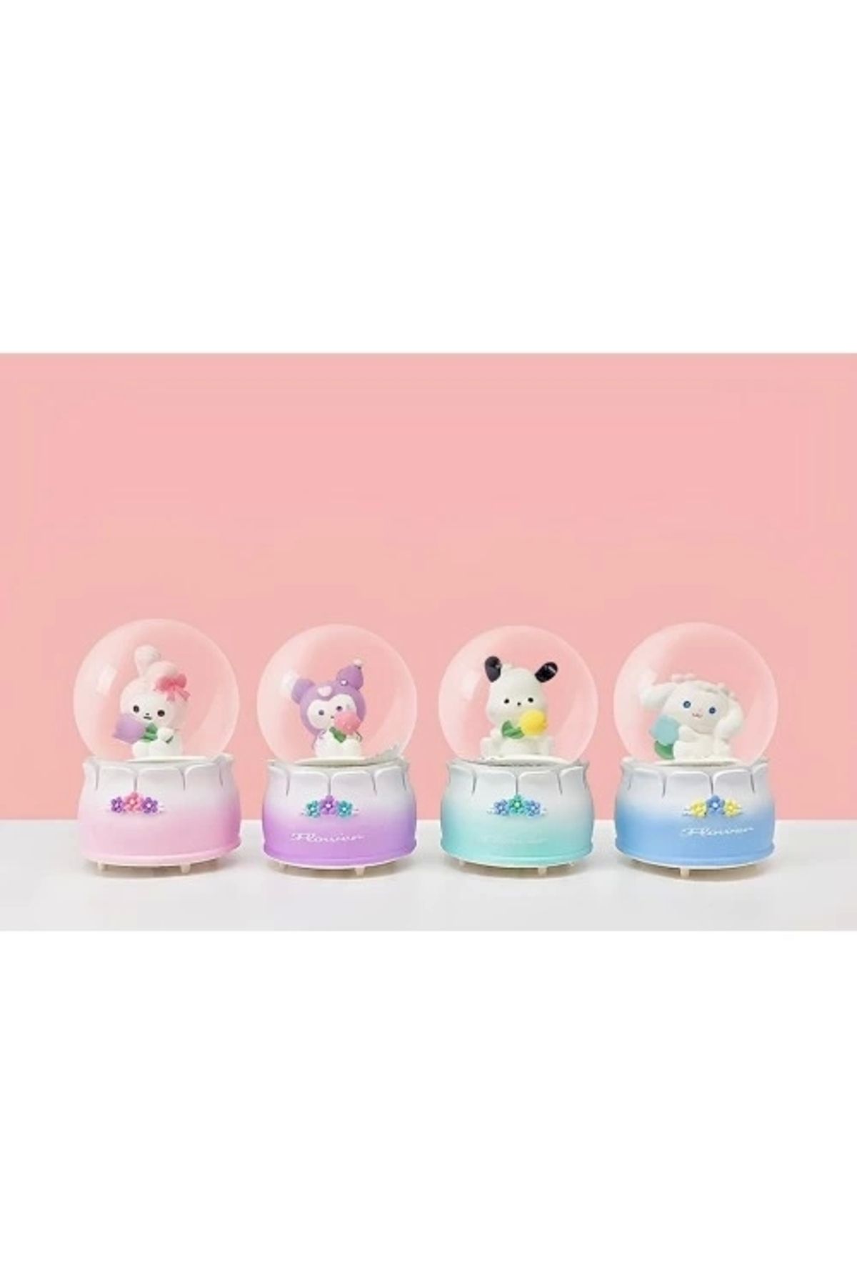 PRATİKOBA Kuromi Işıklı Kar Küresi 9 Cm