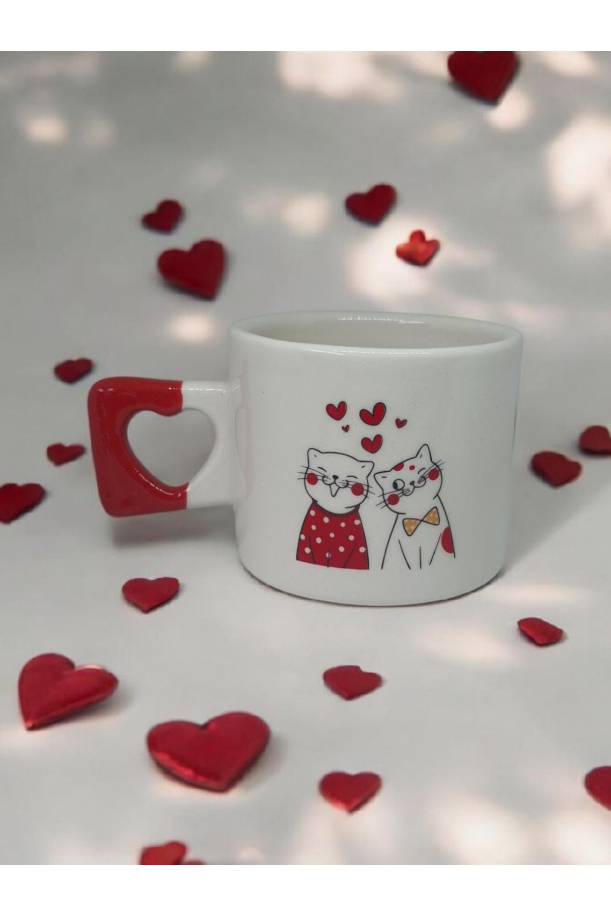 Simge Seramik Aşık Sevimli Kediler Çift Taraf Çizimli Kalp Kulplu El Yapımı Doğal Seramik Mug Kupa Fincan
