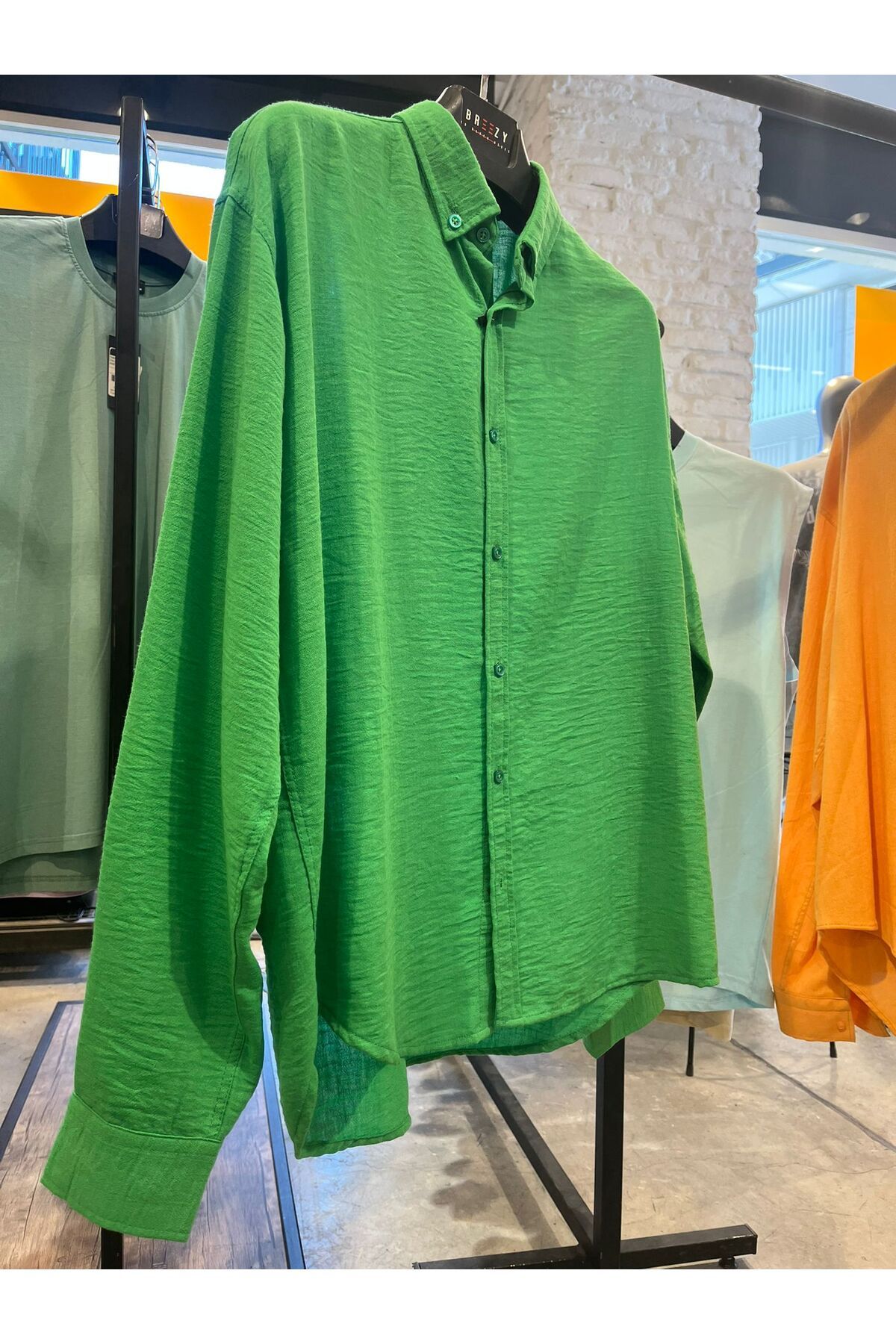 Moda Banuş Kırınkıl Kumaş Salaş Model Geniş Kalıp Uzun Kol Gömlek