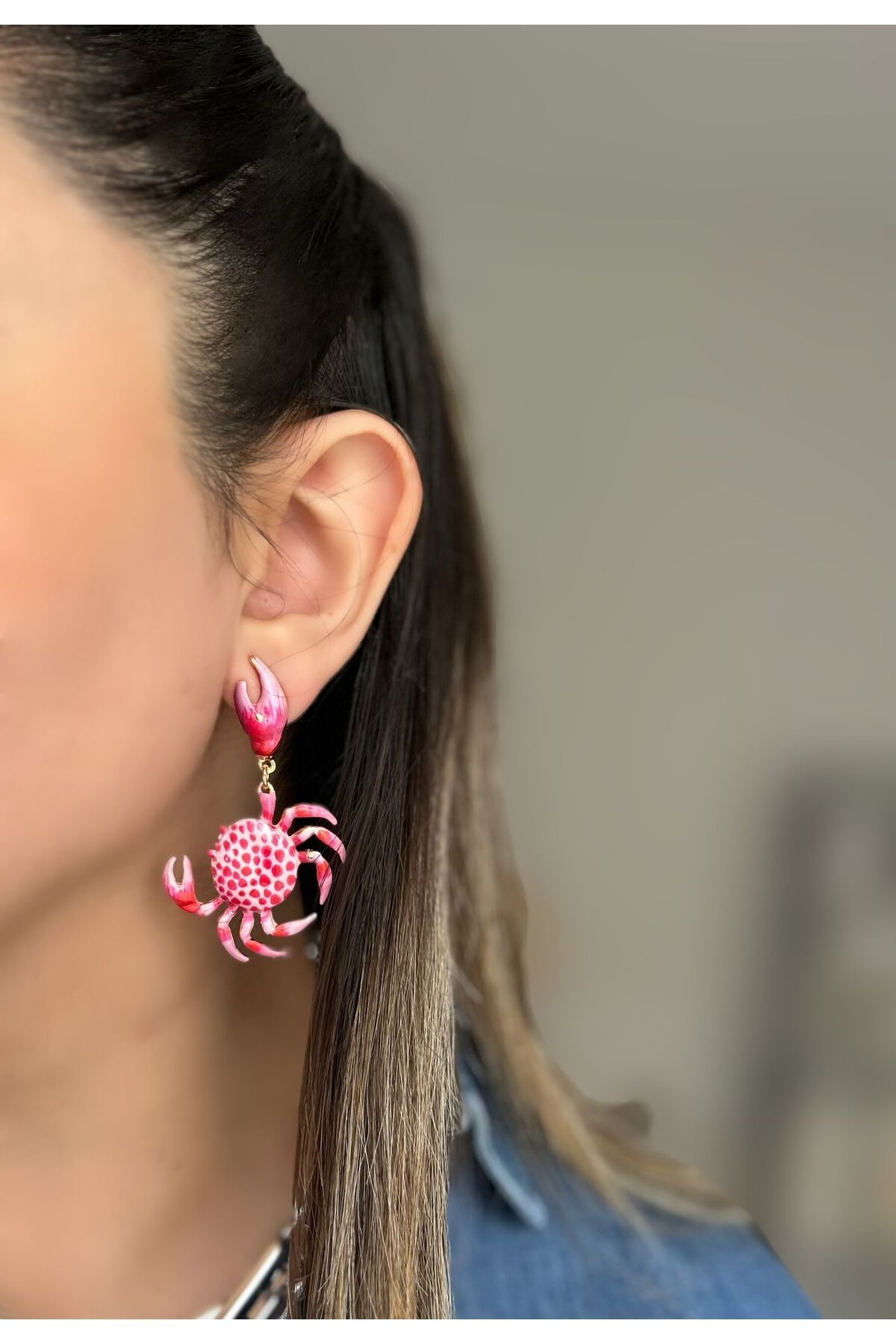 ecekypnrjewelry Z-RA MUADİL PEMBE YENGEÇ KÜPE