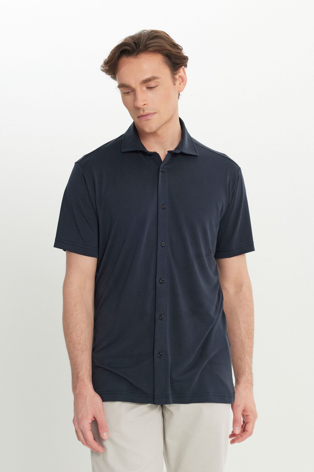 ALTINYILDIZ CLASSICS Comfort Fit Rahat Kesim Gömlek Yaka Kısa Kollu Antrasit Gömlek