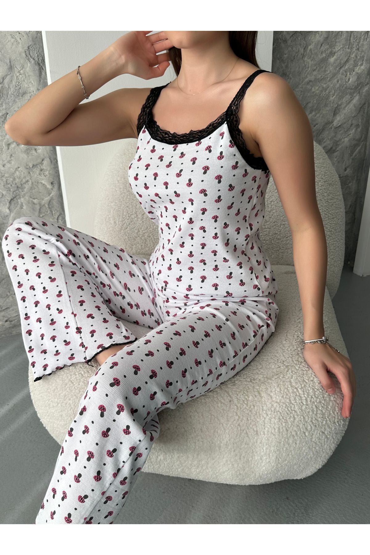 pijamania Kadın İp Askılı Dantelli Pijama Takım