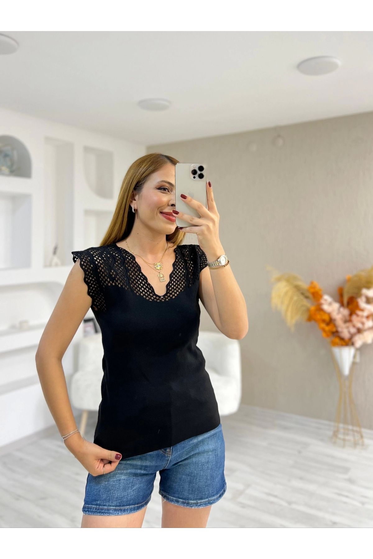 İrka Moda Göğüs Üstü Ajurlu Atlet Siyah
