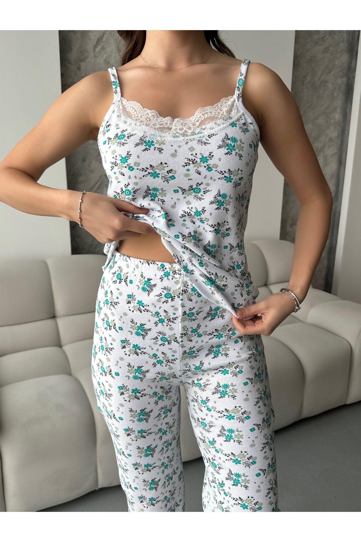 pijamania Kadın İp Askılı Dantelli Pijama Takım