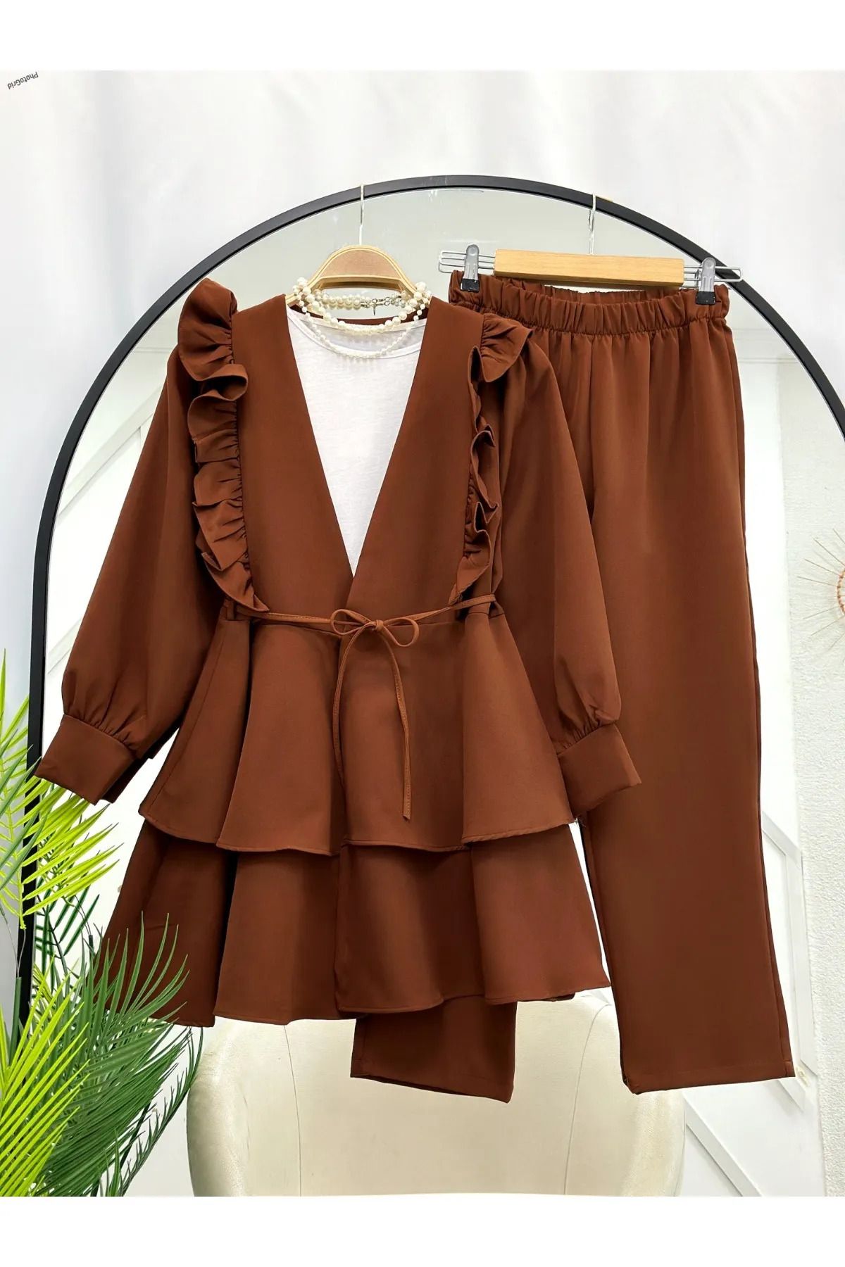 VOLT CLOTHİNG Kadın Nilüfer Fırfırlı Klasik İkili Takım