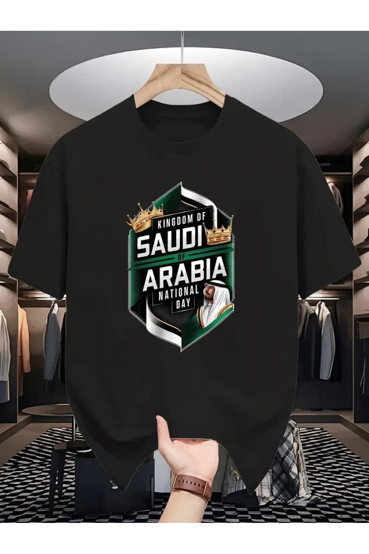 LAND MODA Erkekler için Suudi Arabistan Ulusal Günü Grafikli Tişört - Taç ve Bayrak Baskılı Siyah Kısa Kollu