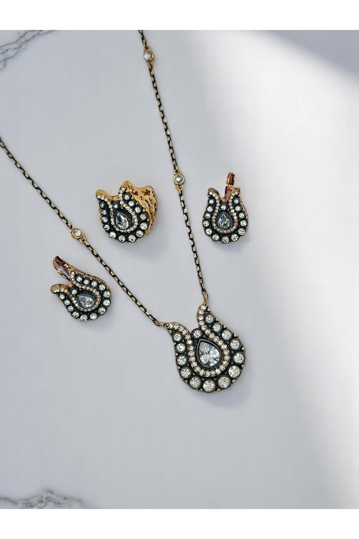 FUYA JEWELLERY Zirkon Taşlı Lale Set