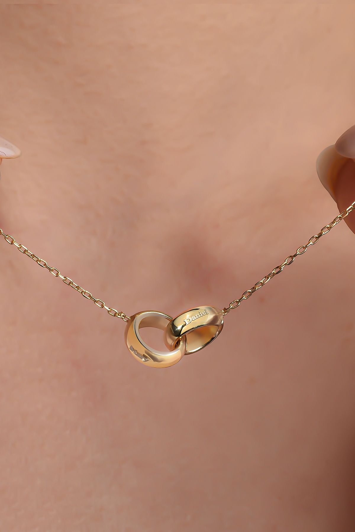 Nox Jewelry 14 Ayar Altın Kaplama İç İçe Geçen İsimli Halka Sonsuzluk Kolye - CN00450