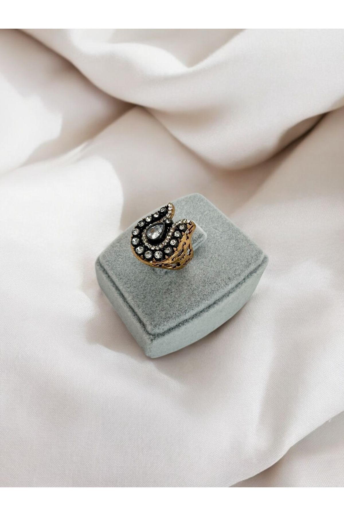 FUYA JEWELLERY Zirkon Taşlı Lale Yüzük