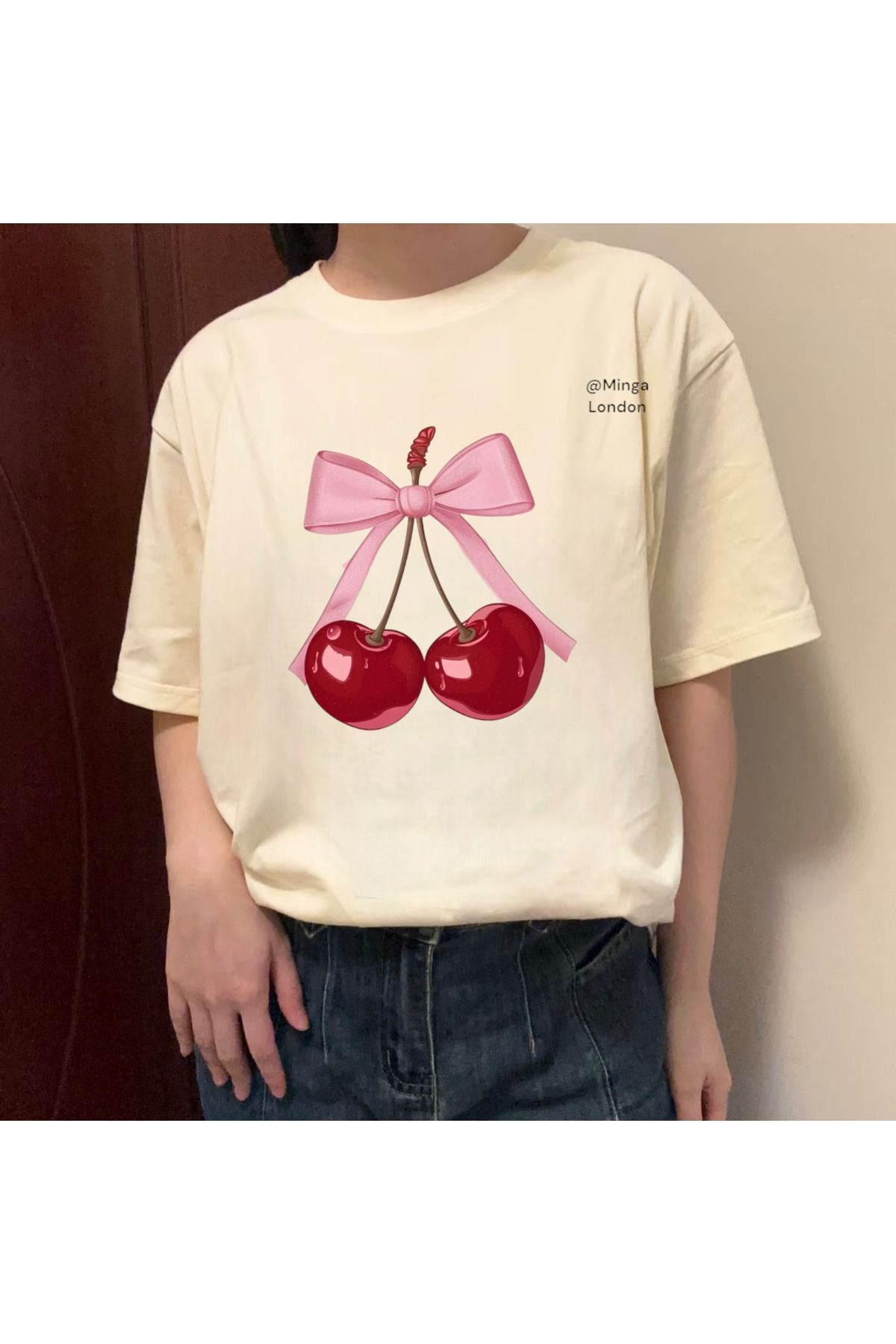 Minga London Bej Ribbon Red Cherry Ön Baskılı Oversize Tshirt - Ghostella