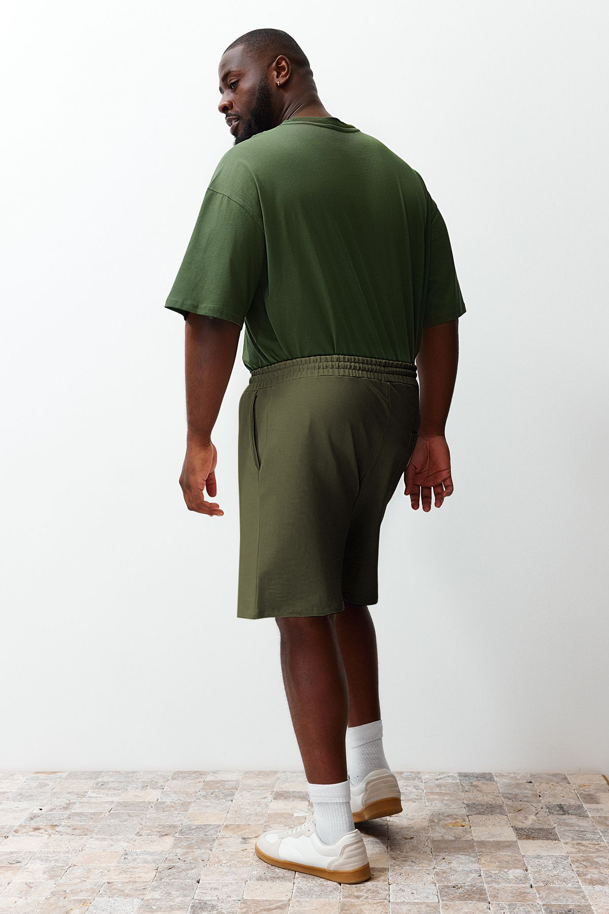 Trendyolmilla  Büyük Beden Haki Regular/Normal Kesim Rahat %100 Pamuklu Basic Şort TMNSS24AP00001 - Görsel 6