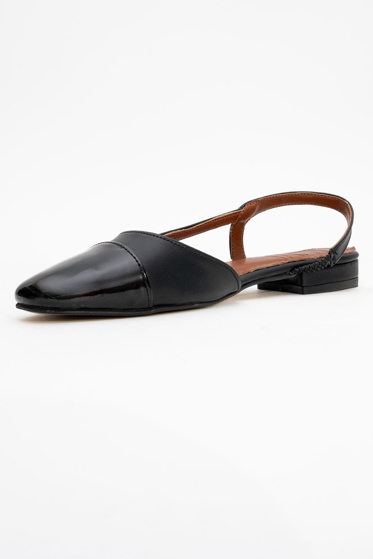 بابیت سیاه زنانه زن پوست Lujo در پشت کفش های صاف و سبک luvishoes
