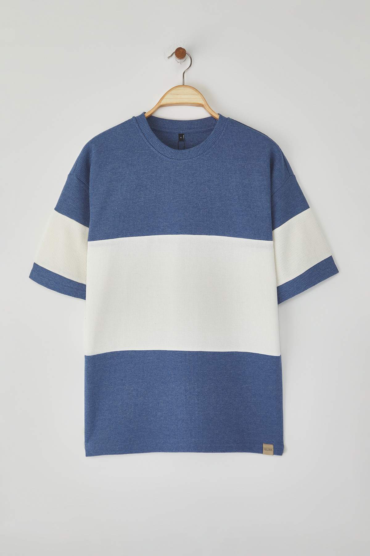 Trendyolmilla  Indigo Oversize/Geniş Kesim Renk Bloklu Dokulu T-Shirt TMNSS25TS00065 - Görsel 5