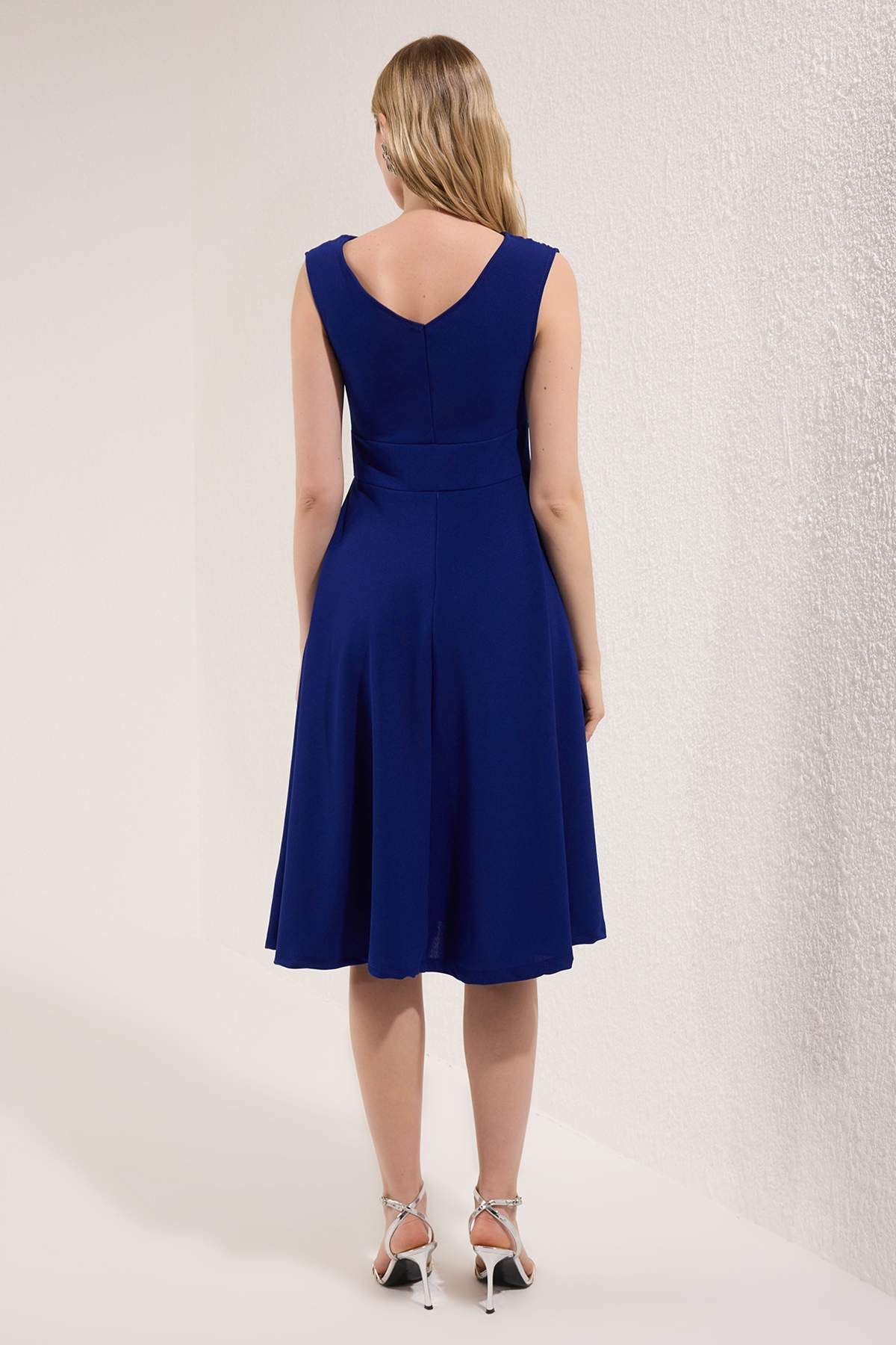 Trendyol Collection-Rochie de seară midi țesută în linie A Saks Rochie de absolvire de noapte TPRAW25EL00183 4
