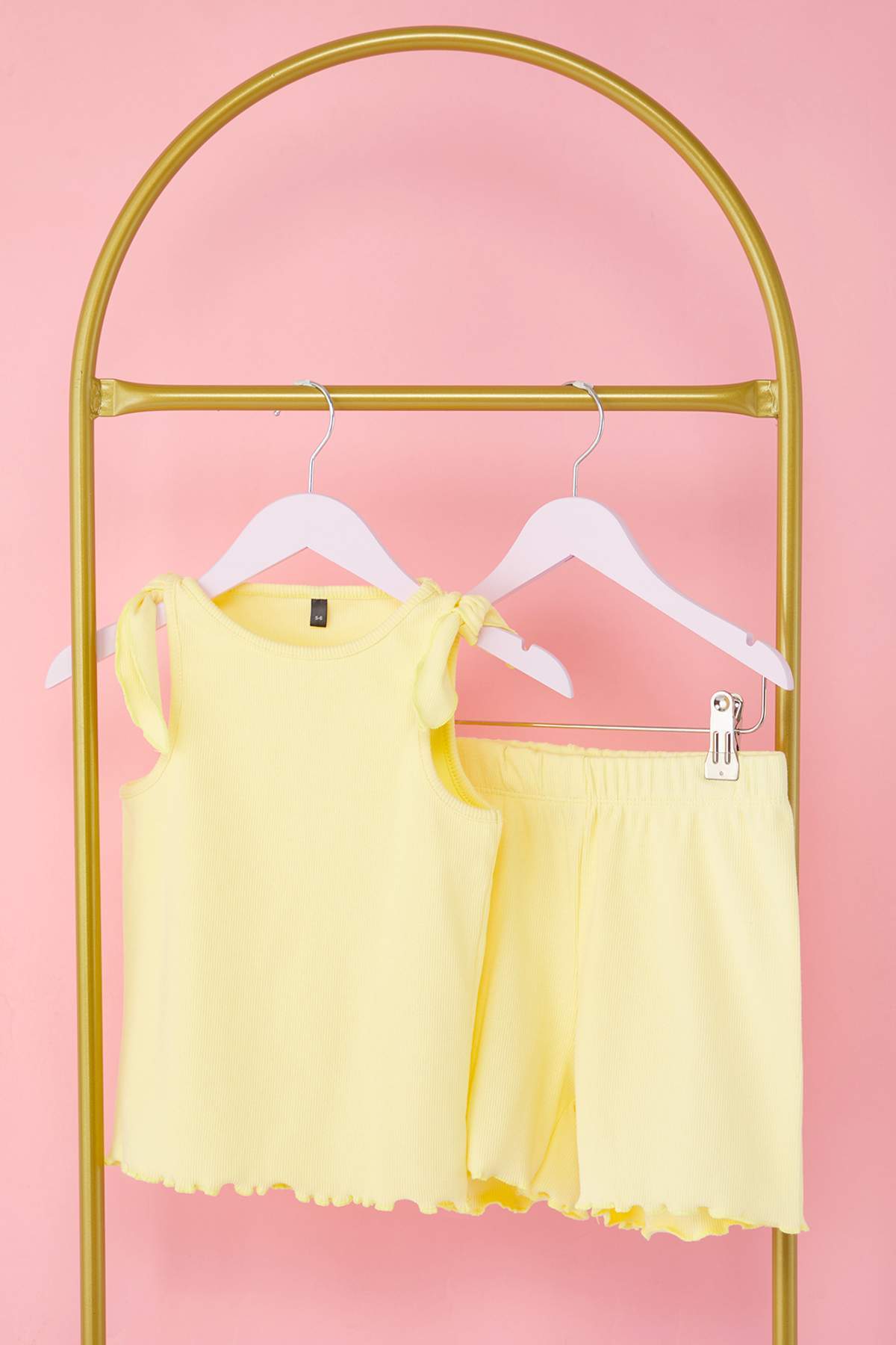 Trendyolmilla  Sarı Kız Çocuk Pamuklu Basic Bağlama Detaylı Kolsuz Atlet Şort Örme Alt-Üst Takım TKDSS25AU00018 - Görsel 3