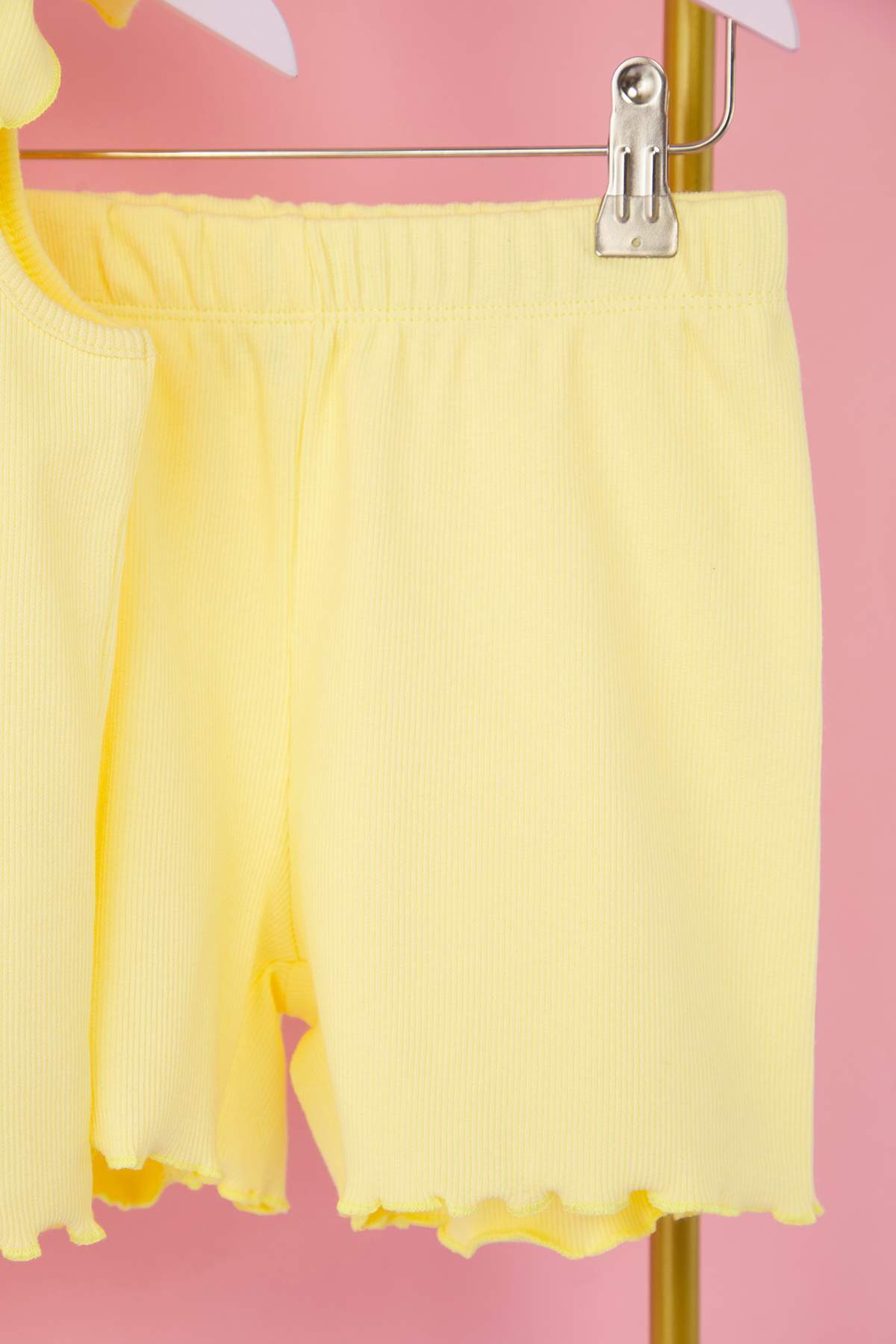 Trendyolmilla  Sarı Kız Çocuk Pamuklu Basic Bağlama Detaylı Kolsuz Atlet Şort Örme Alt-Üst Takım TKDSS25AU00018 - Görsel 5