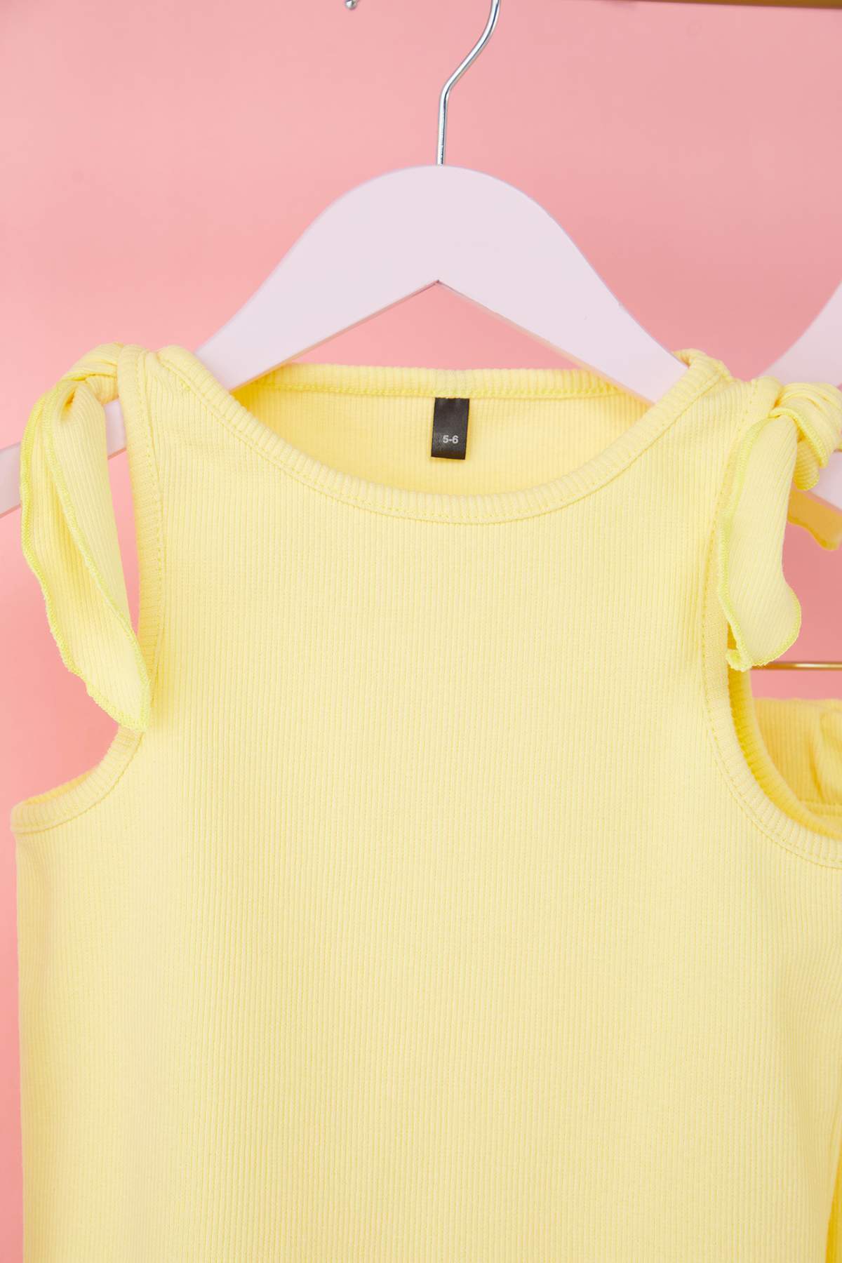 Trendyolmilla  Sarı Kız Çocuk Pamuklu Basic Bağlama Detaylı Kolsuz Atlet Şort Örme Alt-Üst Takım TKDSS25AU00018 - Görsel 6