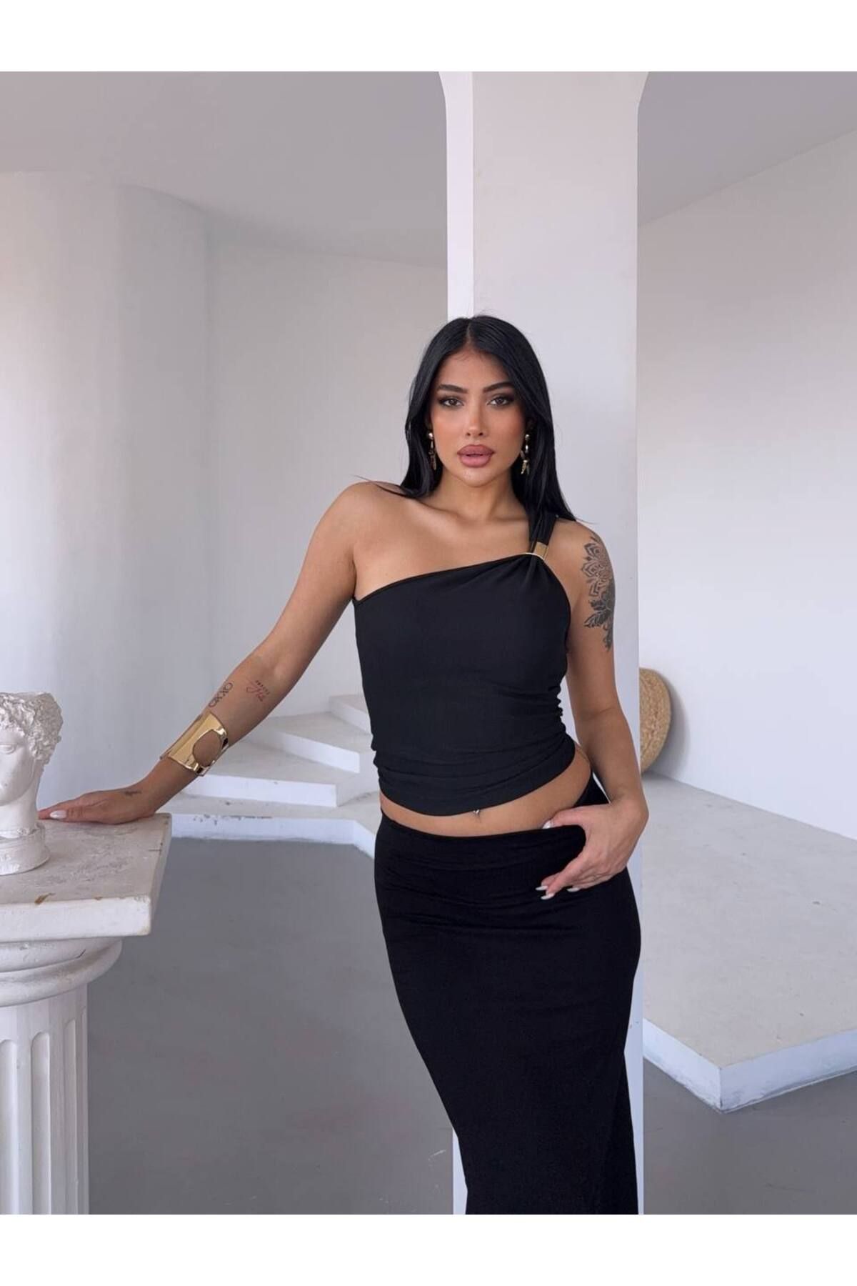 LEONLIA TEK OMUZ TOKALI BLUZ