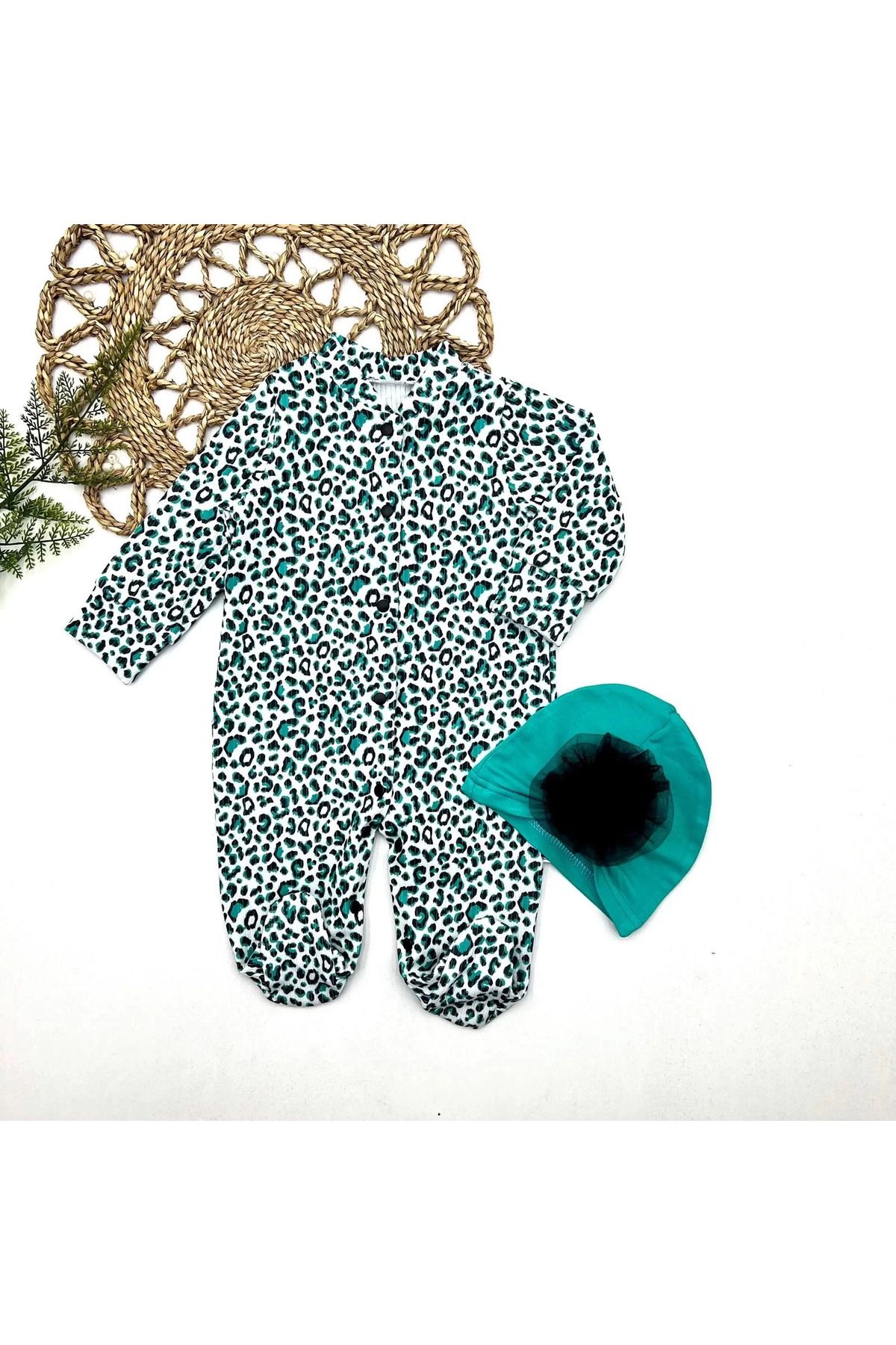 onlinebutik Leopar Baskılı Tam Boy Çıtçıtlı Patikli Güllü Boneli Kız Bebek Tulumu