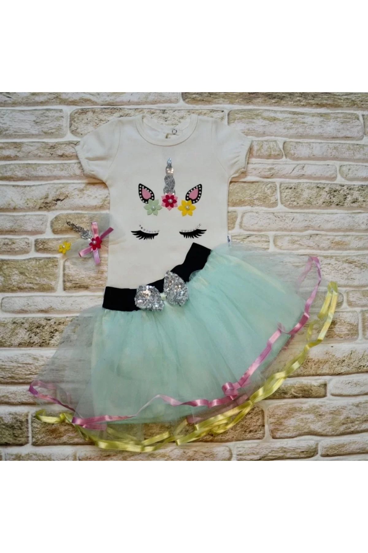 onlinebutik Payetli Pony Nakışlı Tokalı Kısa Kollu Tütü Etek 3lü Kız Bebek Takımı