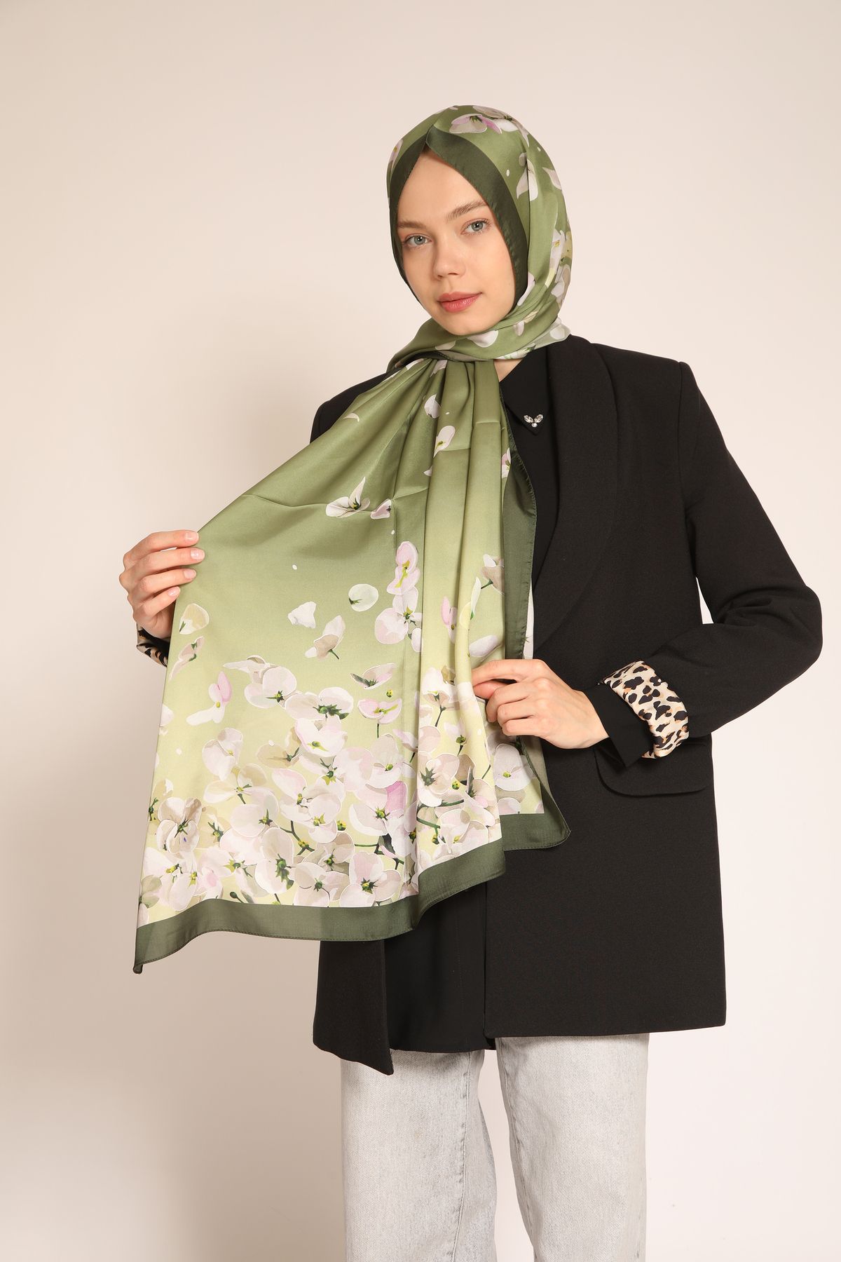 BERCHEM SCARF Akel Çift Taraflı Yeşil Çiçek Desenli Soft Şal