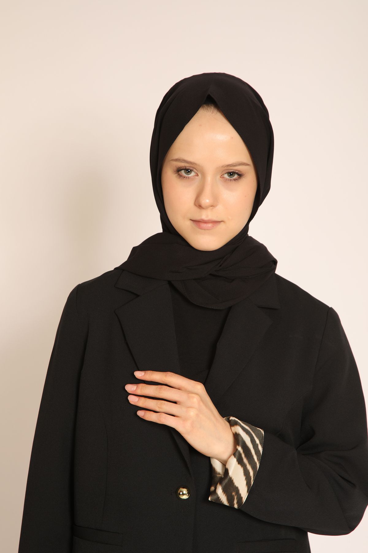 BERCHEM SCARF Akel Siyah Şal – Şık ve Tam Kalıp Tesettür Şal Modeli