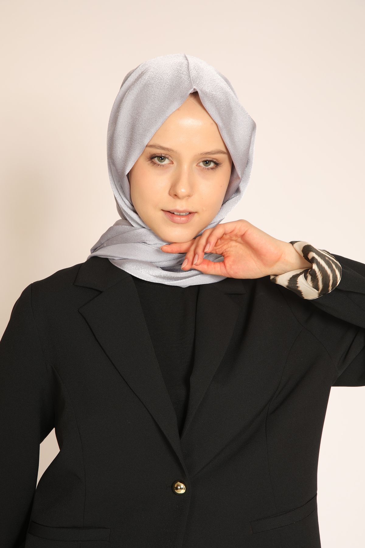 BERCHEM SCARF Akel Düz Aura Açık Gri Şal – Işıltılı ve Zarif Görünüm İçin Şık Seçim