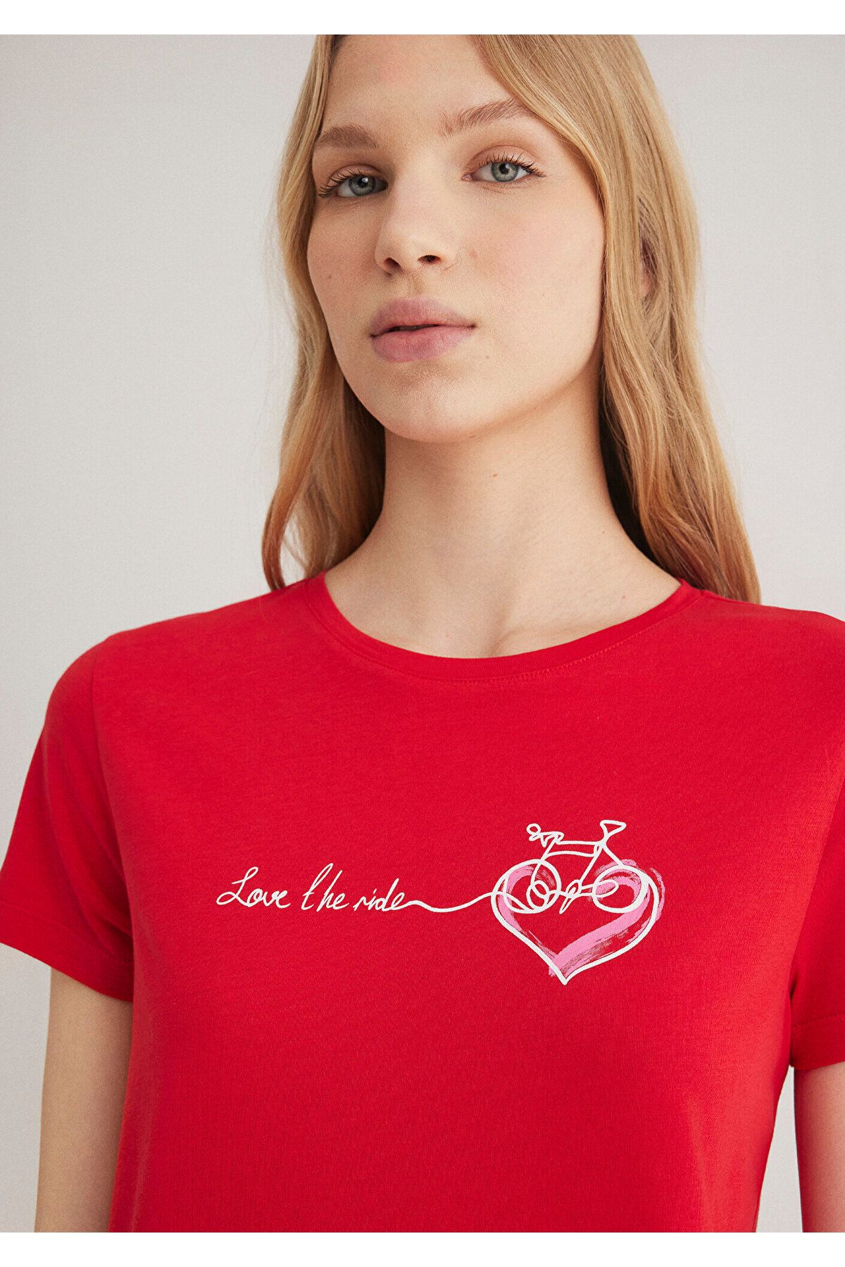 Mavi-Rotes T-Shirt mit Fahrrad-Aufdruck, halbschmale Passform 1612961 -82054 6