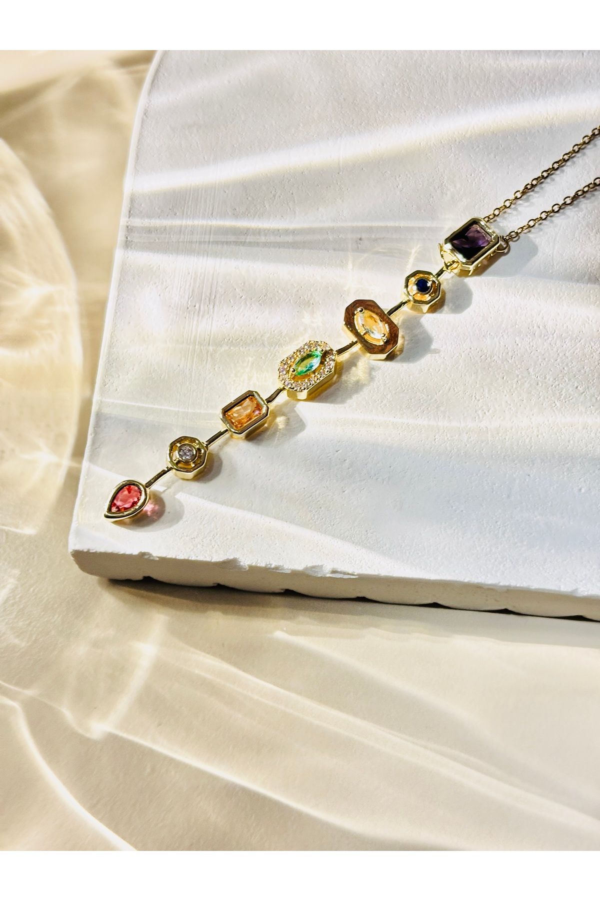 Wisstoria Collections Renkli Zirkon Taşlı 7 Element Y Model Çelik Gold Renk Kadın Kolye 40+5 cm