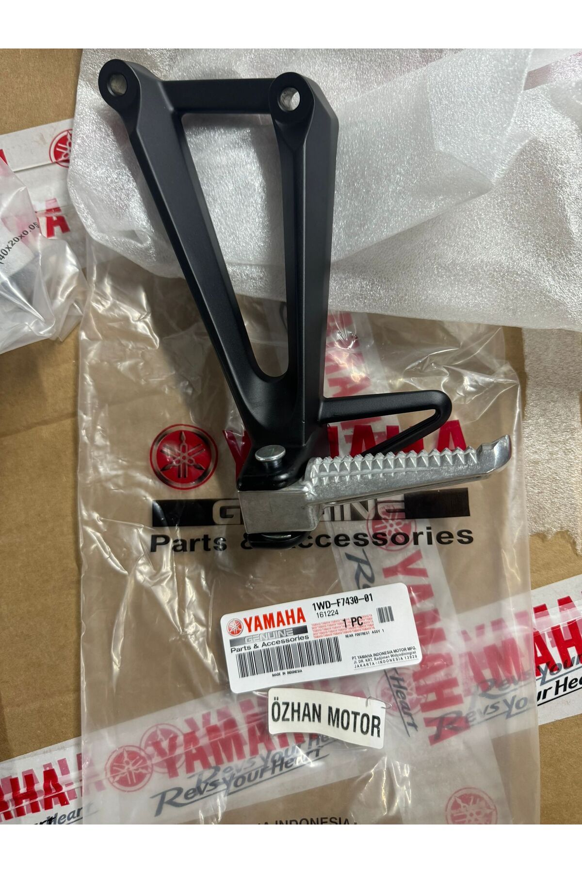 Yamaha R-25/MT25 SOL ARKA BASAMAK