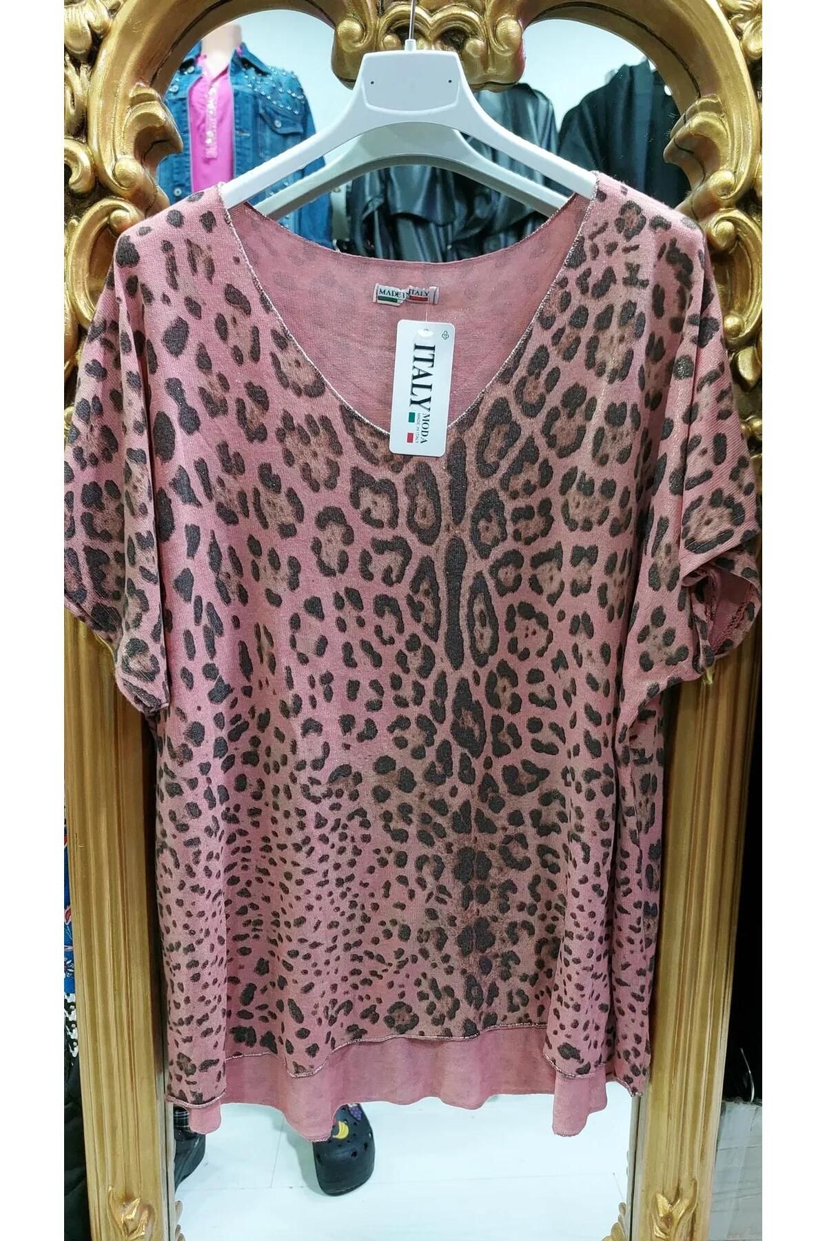 Butik Ayseba Kadın Varaklı Leopar Desen Kısa Kol İtalyan Bluz