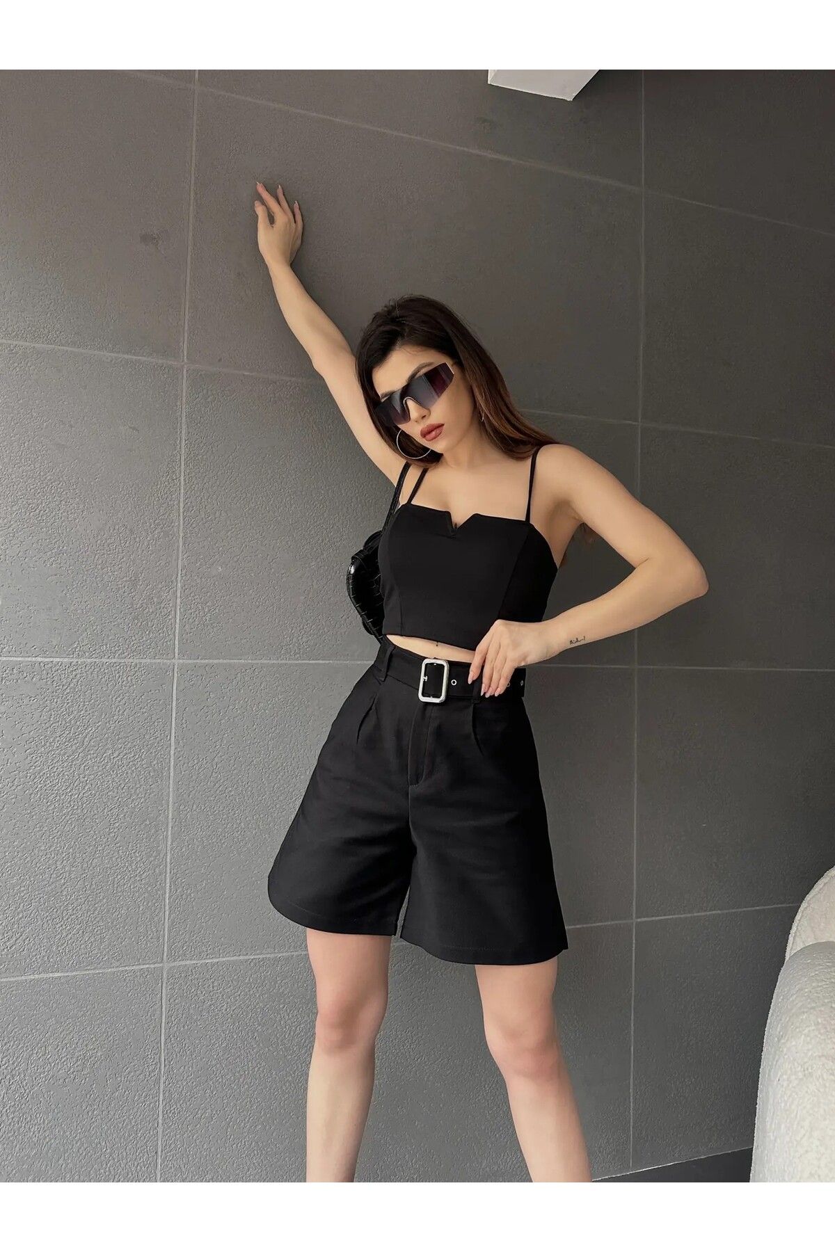 LOBOLIC Kadın Geniş Paçalı Kuş Gözü Kemerli Şort