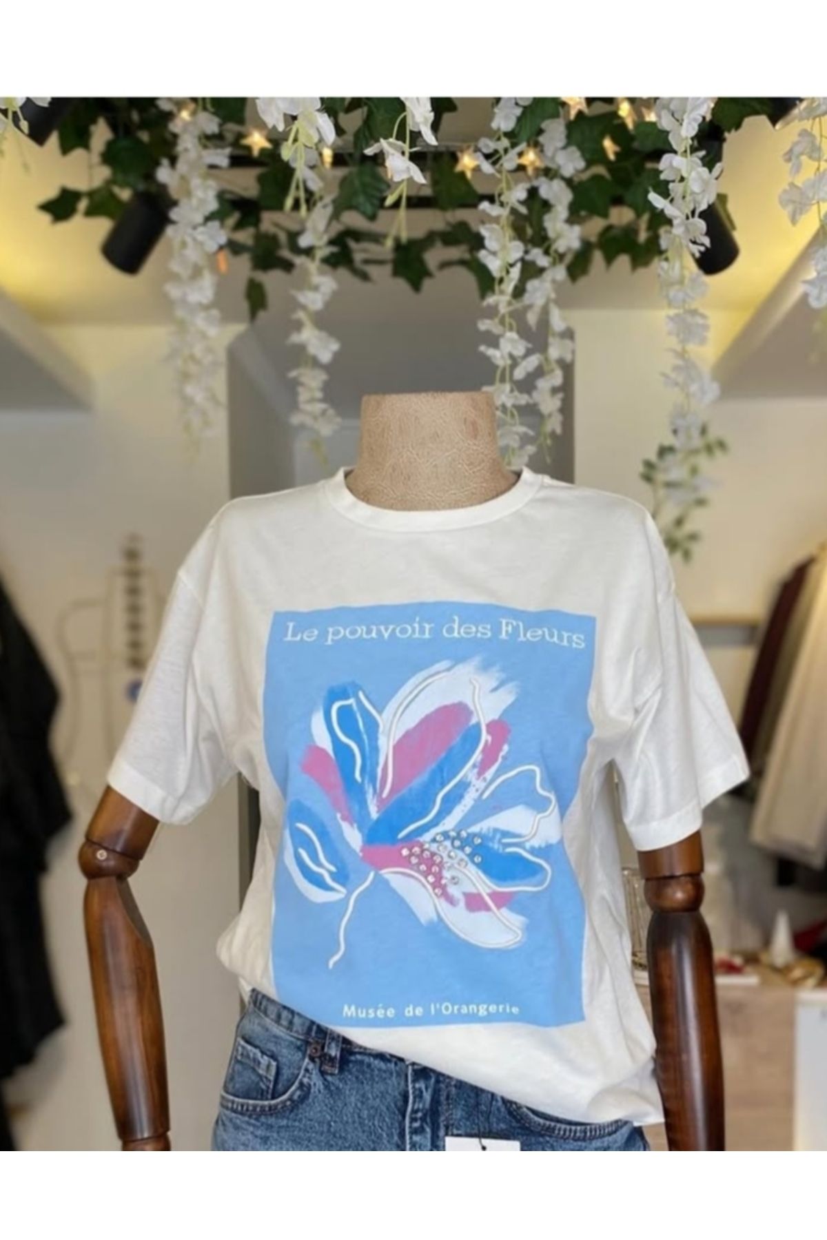 Butik Önü Taş İşlemeli Kadın Tişört