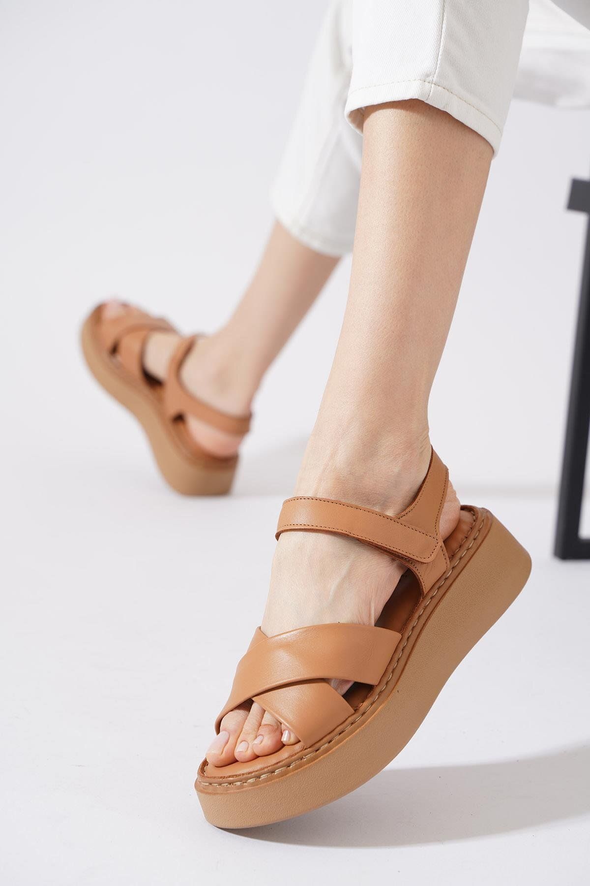 Moda Pie Brice Çapraz Bantlı Hakiki Deri Kadın Sandalet Taba Cilt