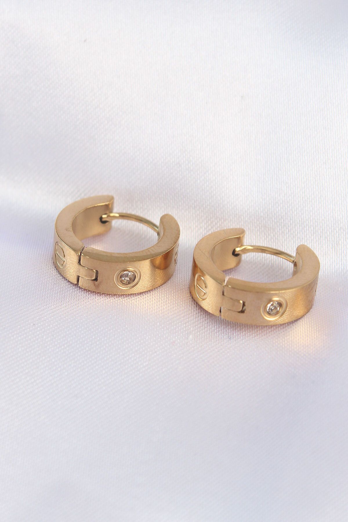 melfxxl eticaret 316L Çelik Gold Renk Zirkon Taşlı Minimal Model Halka Küpe - Lisinya