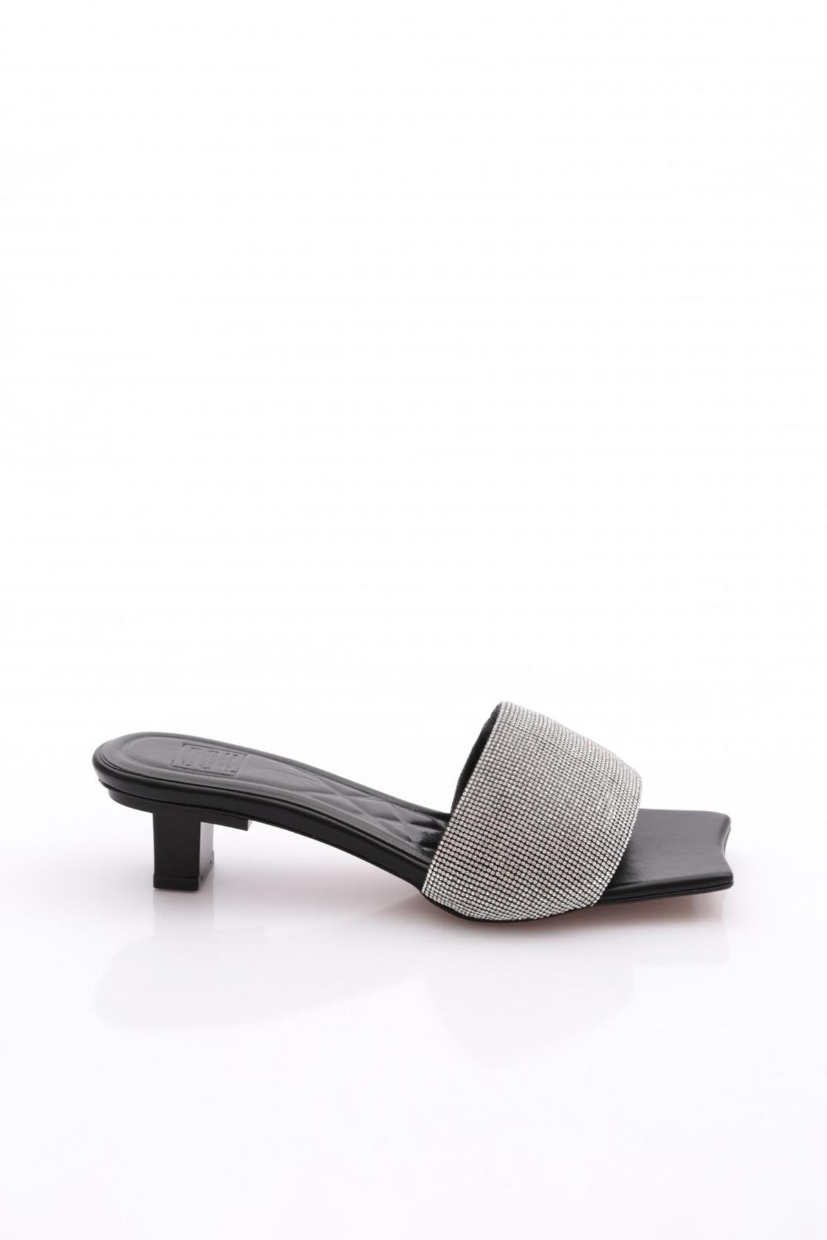 DGN 8011 Kadin Silver Taşli Kisa Topuklu Terlik