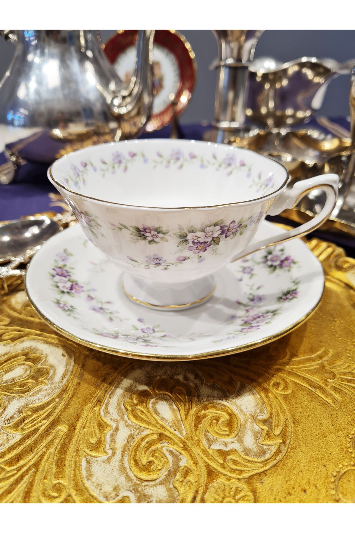 EL YAPIMI Elizabethan Chantilly El Boyama İngiliz Çay Fincanı ve Tabağı (Vintage, 160 ml, Mükemmel)