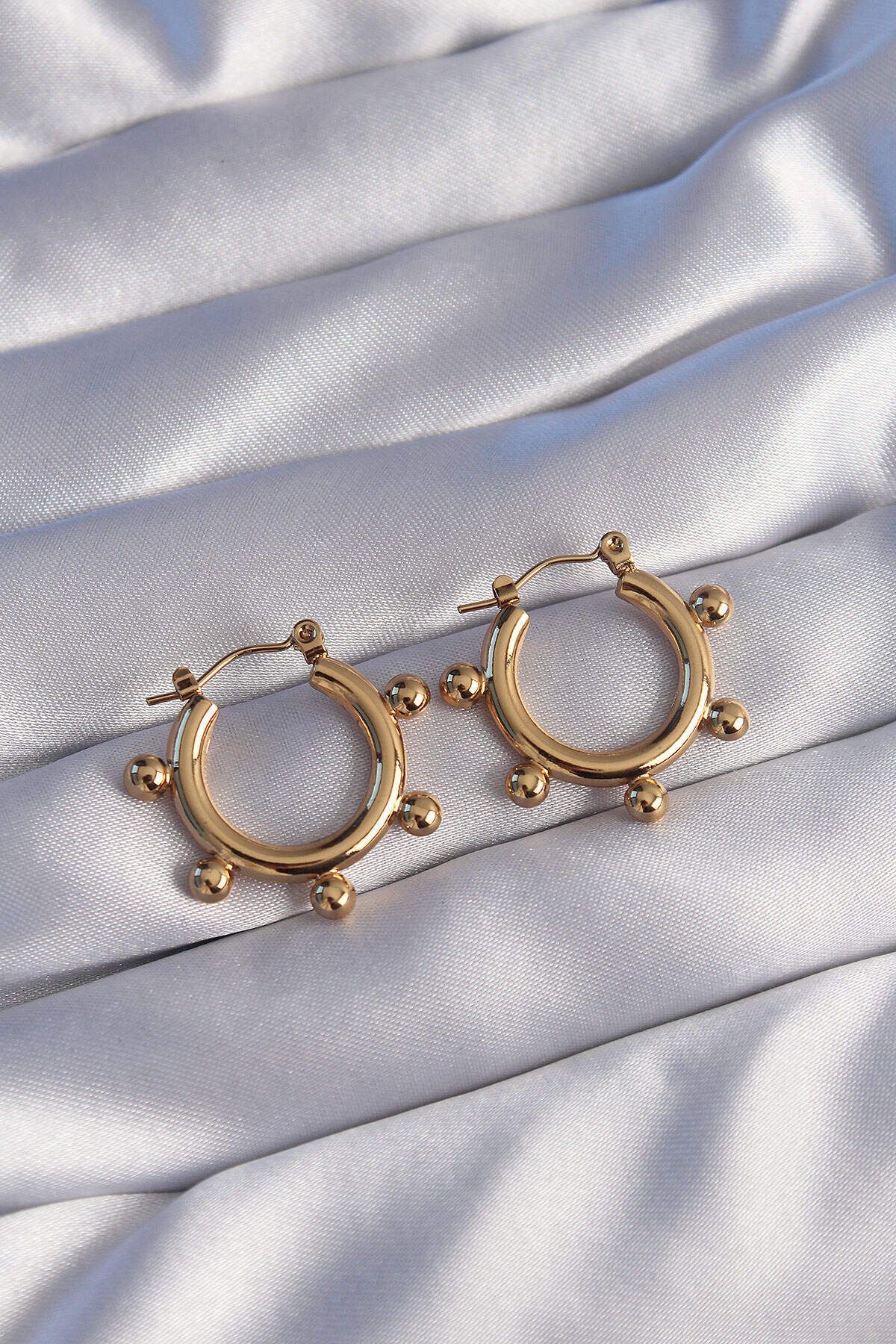 melfxxl eticaret 316L Çelik Gold Renk Topçuk Tasarımlı Oval Küpe - Lisinya