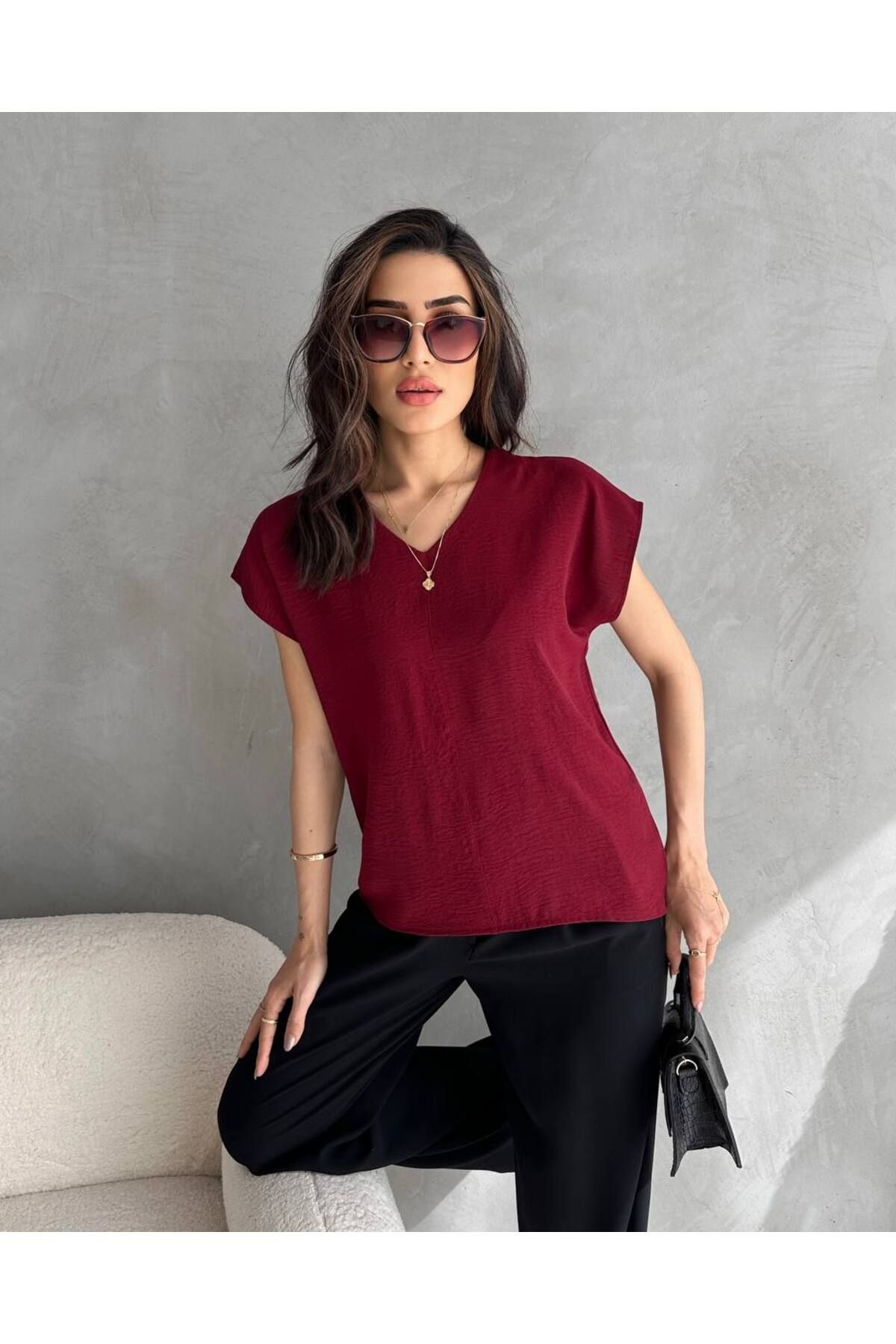 Maison La Femme Ayrobin V Yaka Pervazlı Kısa Kollu Bluz