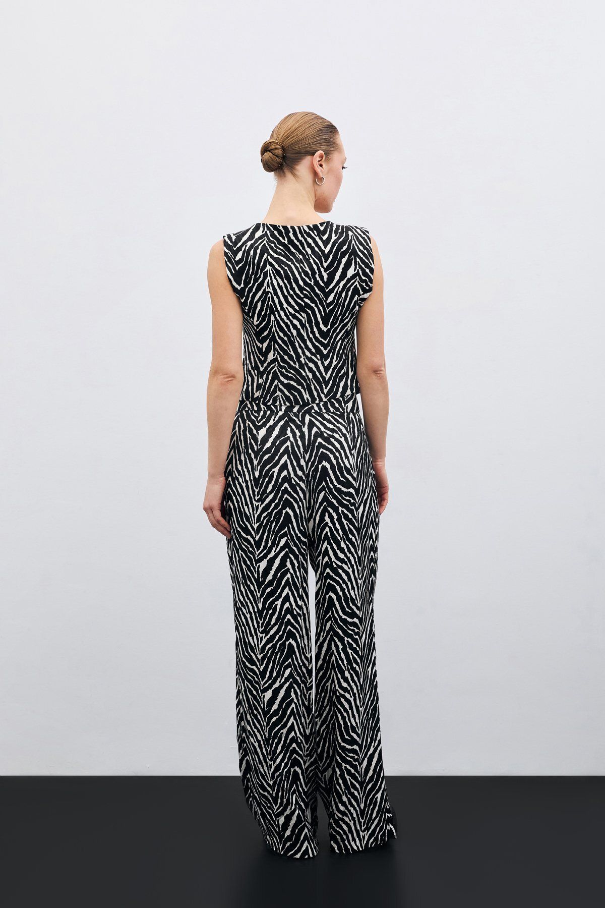 Sateen-Zebra Pattern Trousers - Black 8