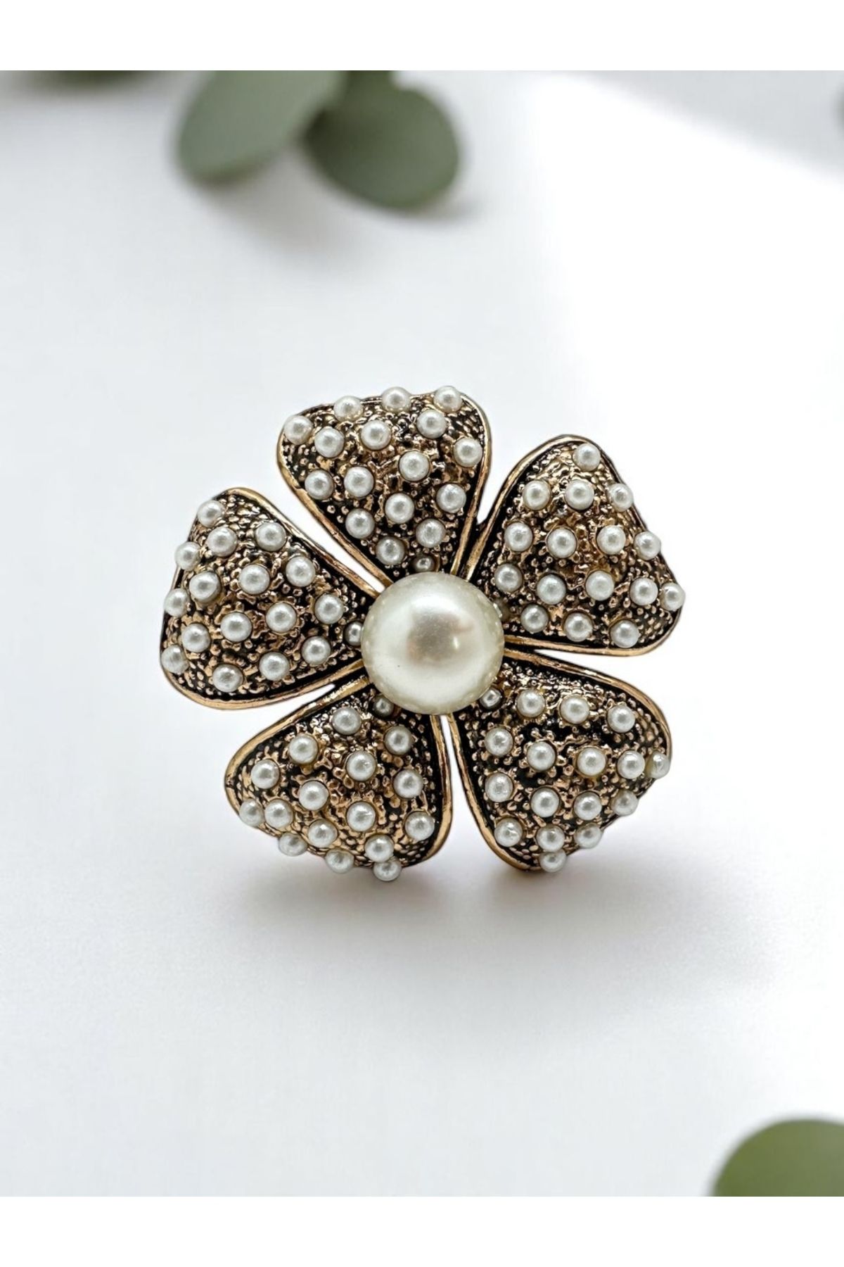 FUYA JEWELLERY İnci Detaylı Çiçek Broş