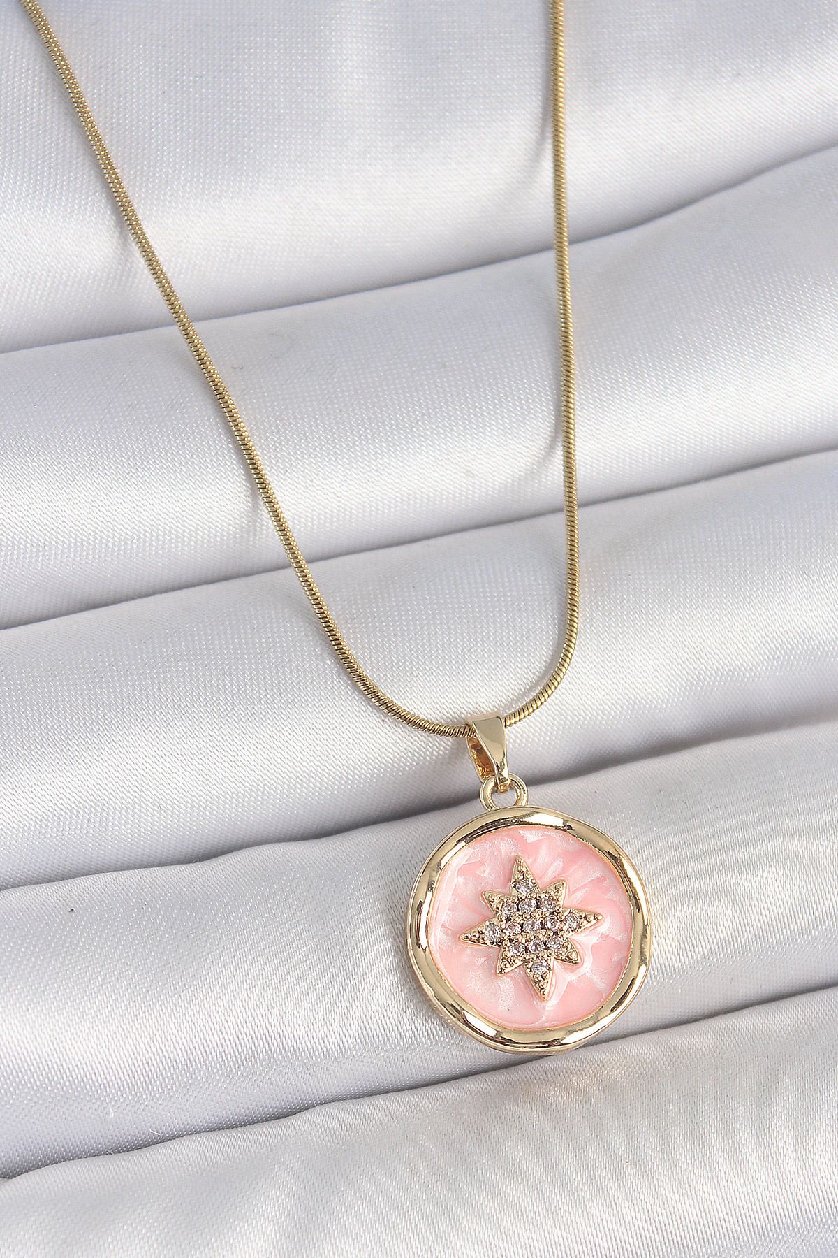 Clariss 316L Çelik Gold Renk Zincir Pembe Mineli Zirkon Taşlı Kuzey Yıldız İşlemeli Madalyon Model Kadın Ko