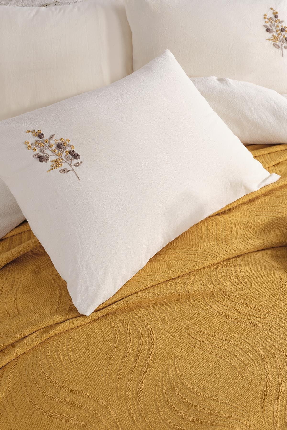 Osmanlı Home Concept İYİ GECELER İSTANBUL Royal Crest Çift Kişilik Nevresimli Pike Takımı