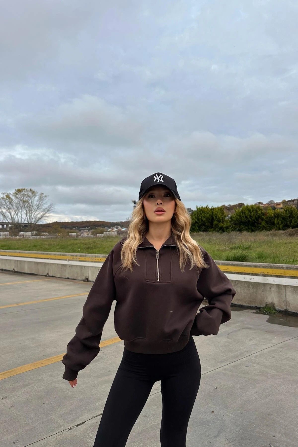 CIQULATA Fermuarlı Zip Detay Crop Sweatshirt Kahve