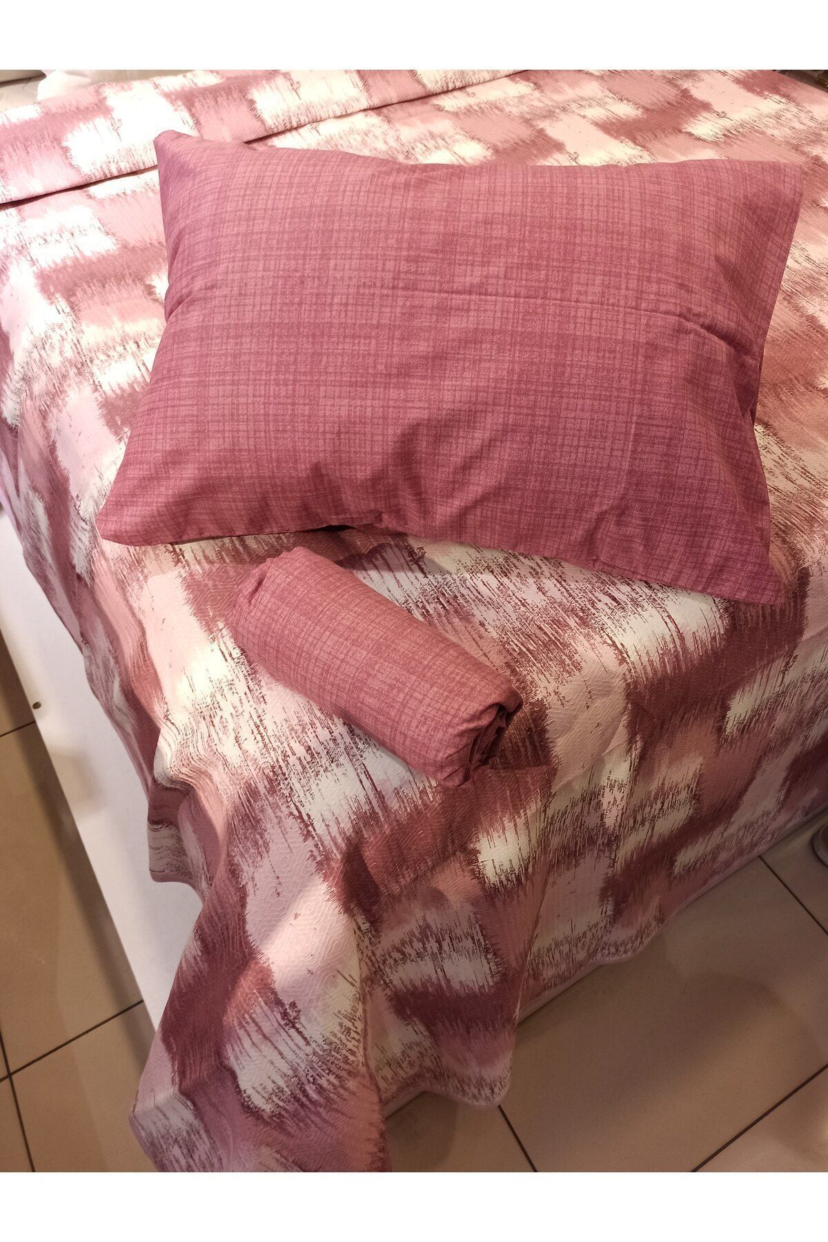 ŞENER HOME-Patchwork Patterned Bed Sheet with Elastic Double Pique Set - Dried Rose 3